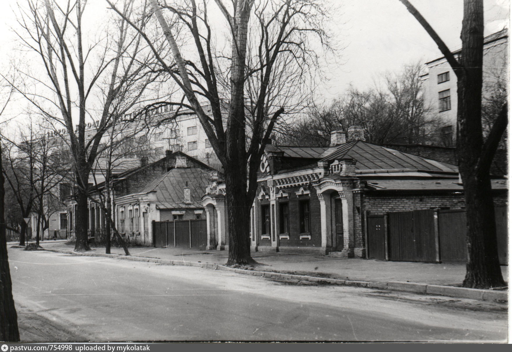 Ул герцена фото. Улица Герцена Курск. Улица Герцена в Киеве. Москва улица Герцена 6. Мелитополь улица Герцена.