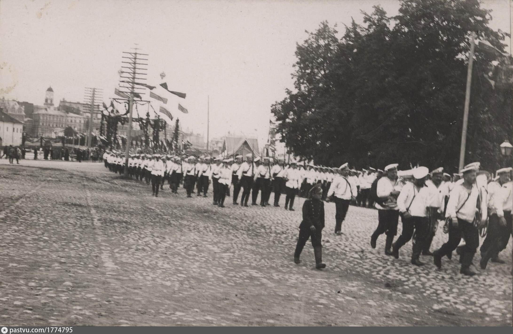 Взятие выборга. Взятие Выборга 1940. Взятие Выборга 1710. Празднование 200 летия Выборга. Город Луга парад в ноябре Великая Отечественная.