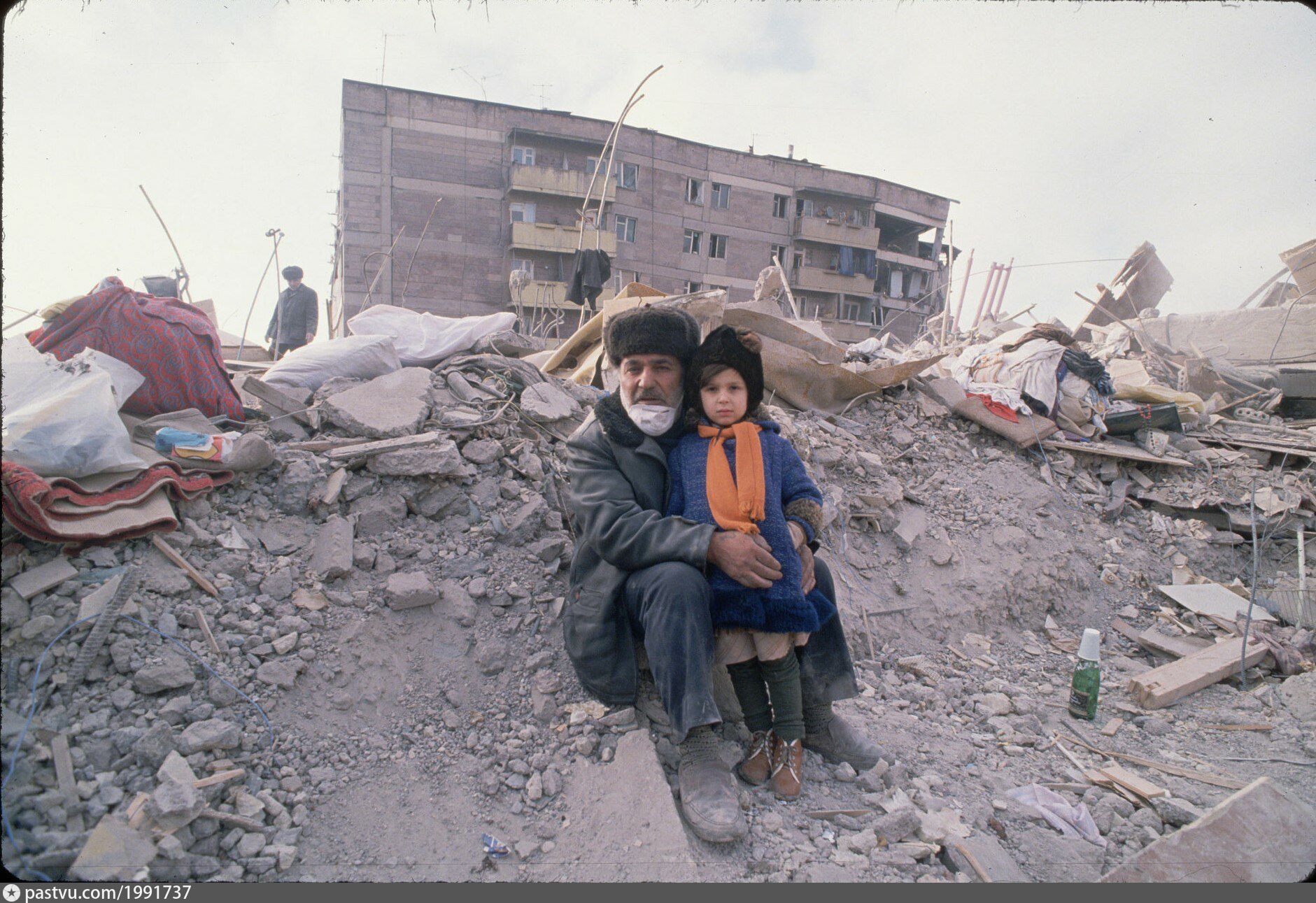 Ленинакан землетрясение сколько погибло. Спитак землетрясение 1988. Землетрясение в Армении Спитак. Ленинакан землетрясение 1988.