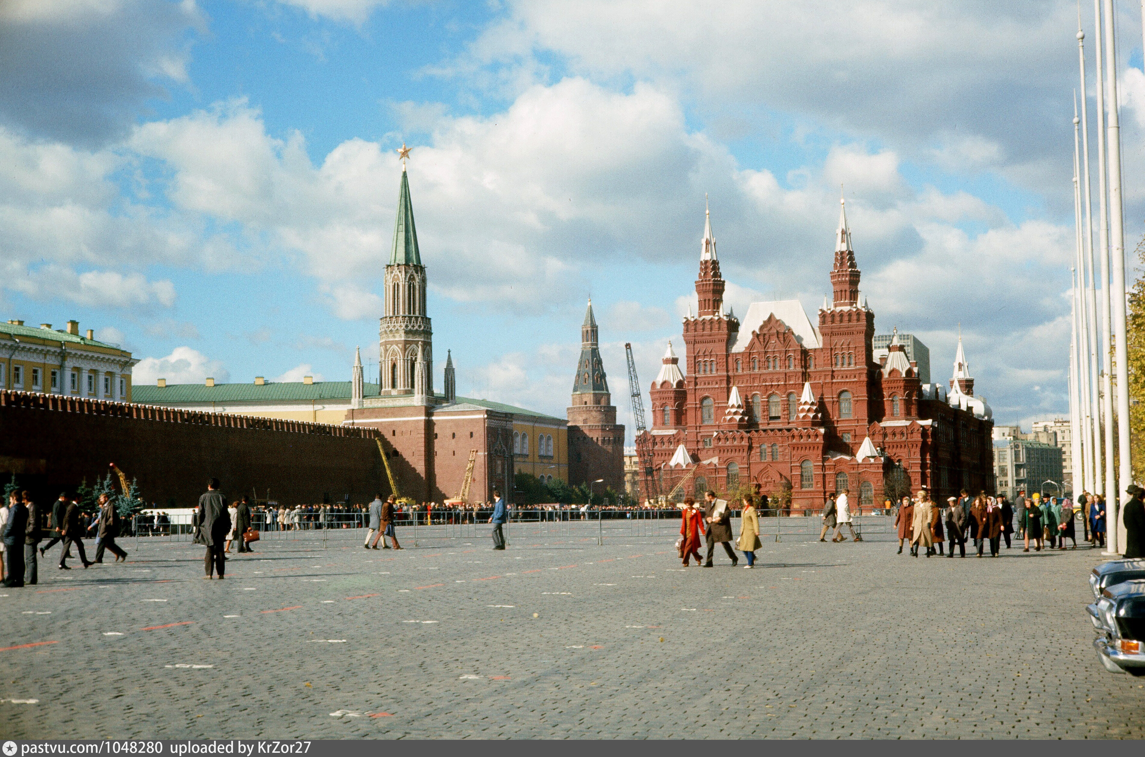 Москва 1975 г. Красная площадь 1975. Москва 1975 красная площадь. Москва красная площадь 1975 года. Москва 1975 год фото.