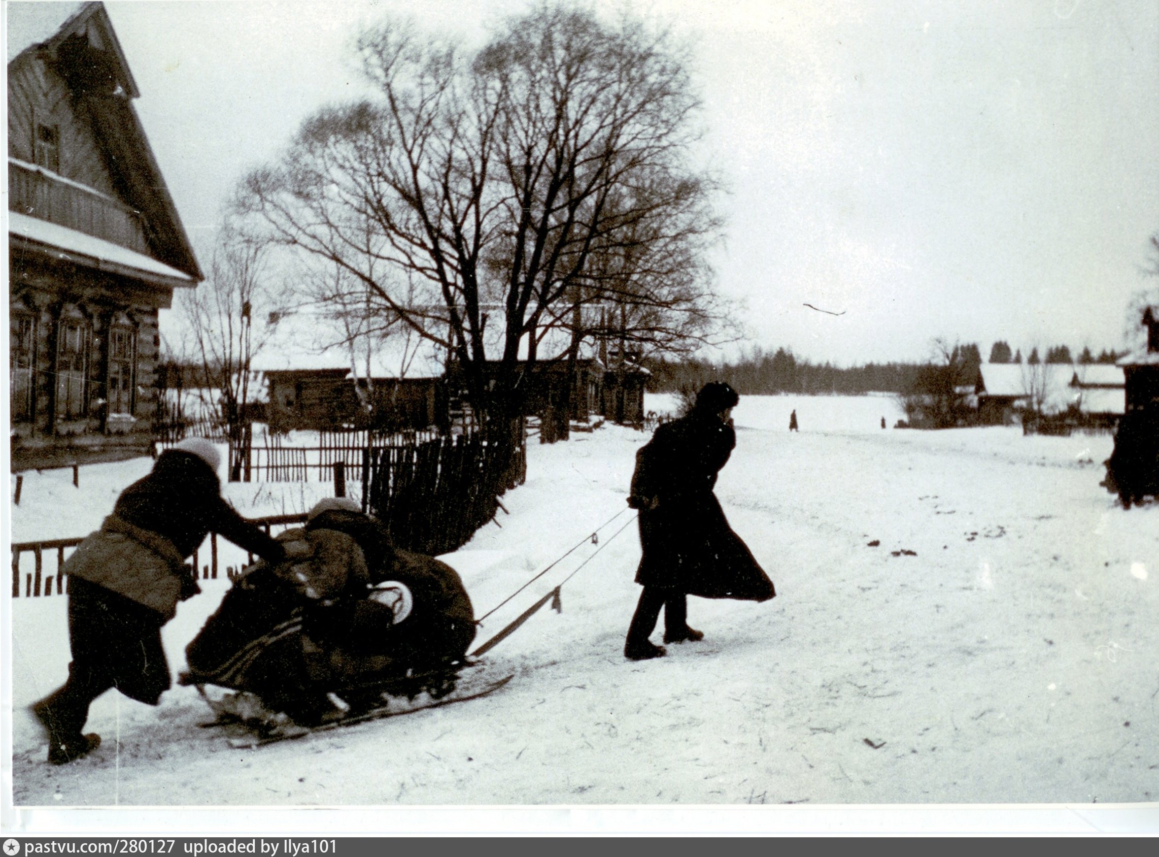 Какая зима была в 1941 году. Деревня Крюково 1941. Деревня Крюково Зеленоград. Бои в Крюково Зеленоград в 1941. Зеленоград деревня Крюкова война.