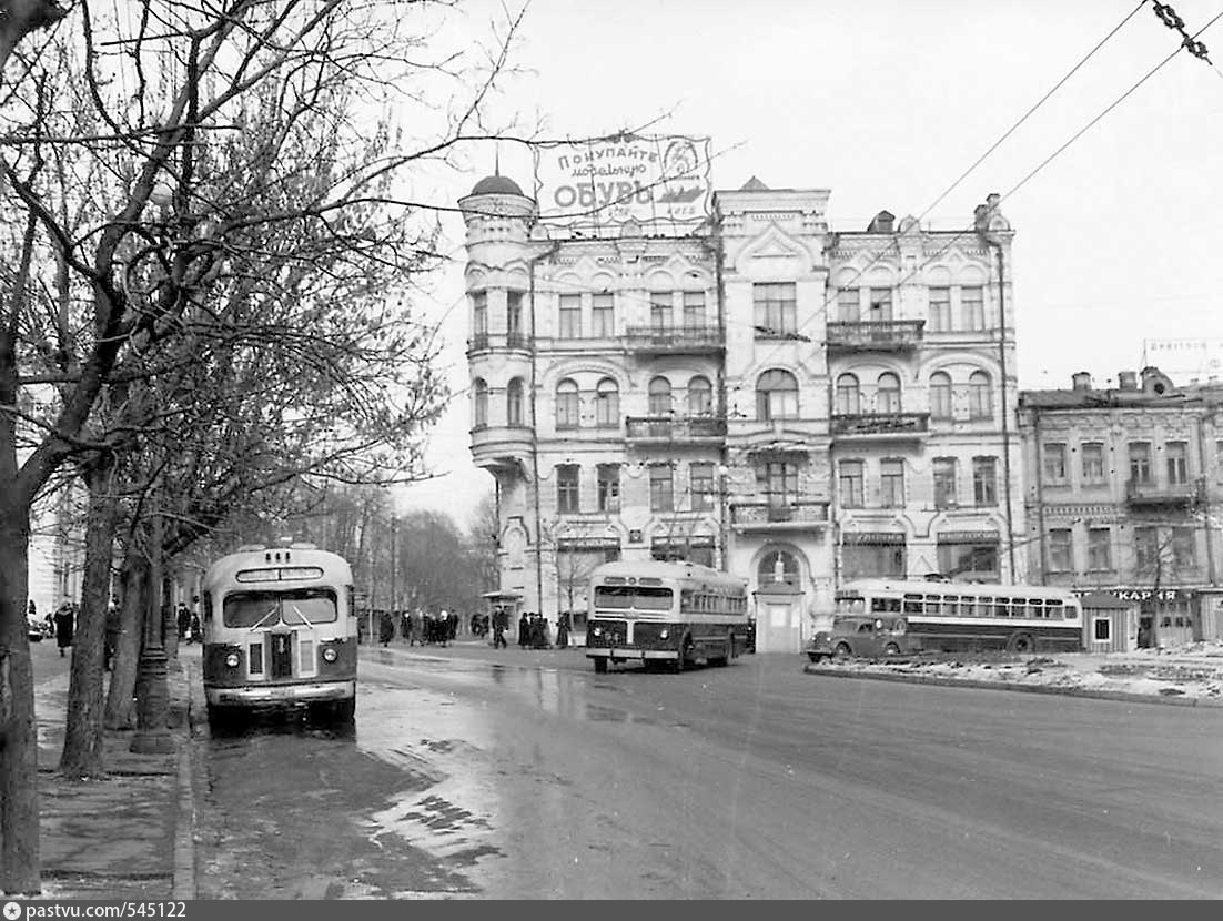 Ул толстого г. Площадь Льва Толстого 1950-е. Фотографии Киева площадь Льва Толстого. Площадь Льва Толстого и улица Пушкинская Киев. Площадь Льва Толстого в 1960 годах.