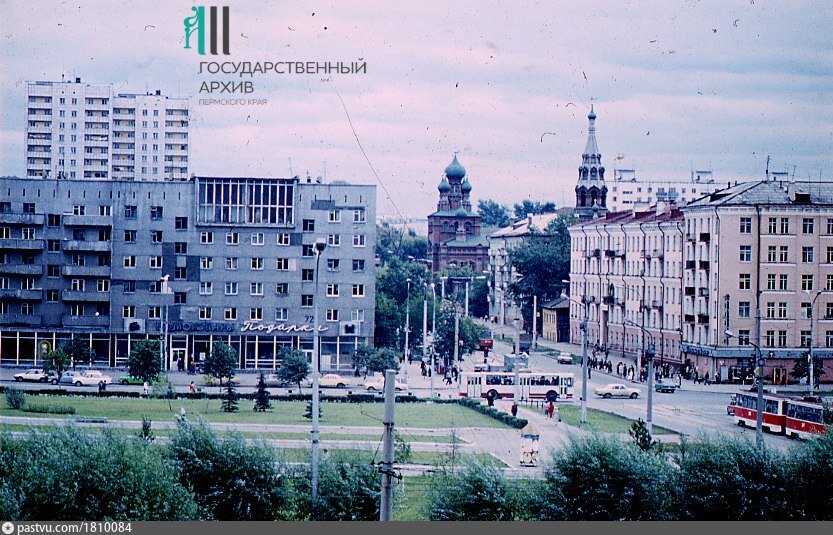 Перми 90. Пермь Эспланада в 90. Эспланада Пермь 1960. Эспланада Пермь в СССР. Улица Попова Пермь 80-е.