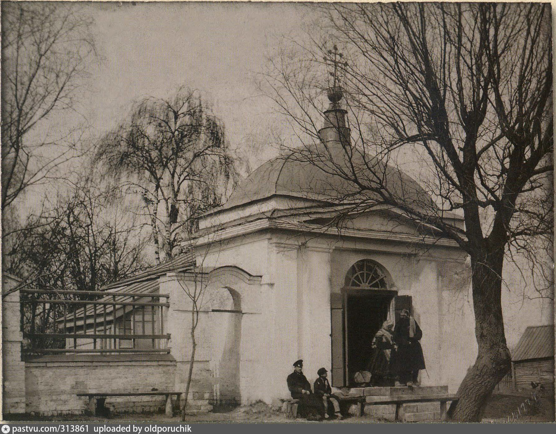 Храм в старых садах. Церковь Владимирской иконы Божией матери (Мытищи). Мытищи 19 век. Владимирский храм старые Мытищи.