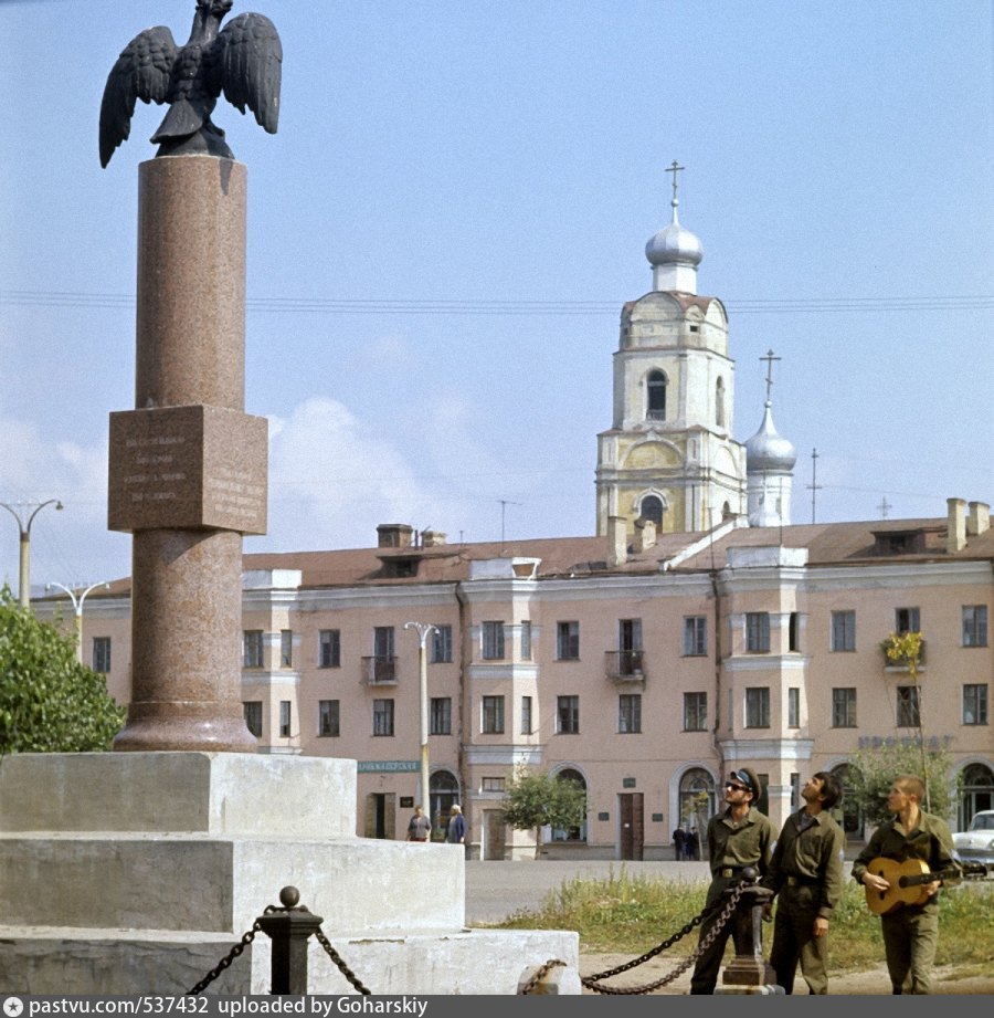 Г вязьма. Памятник Перновскому полку. Вязьма город. Вязьма Московская область. Город Вязьма достопримечательности.