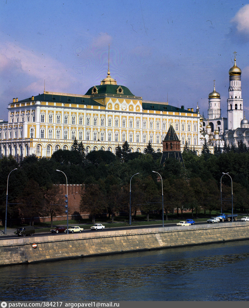 Где находится резиденция президента российской. Большой Кремлёвский дворец в Москве. Кремль большой Кремлевский дворец. Большой Кремлёвский дворец (резиденция президента РФ).