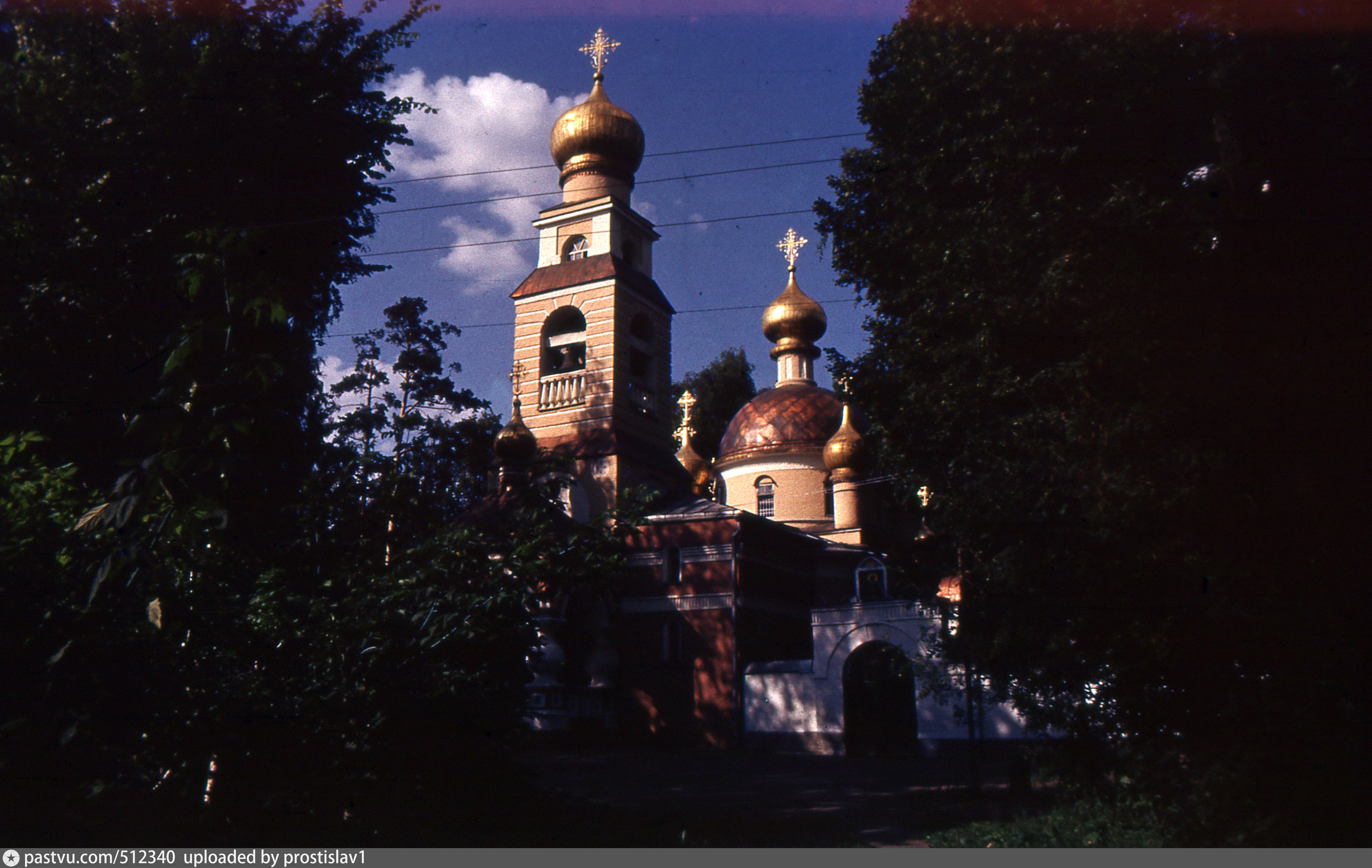 Спаса преображения переделкино. Старый храм Спаса Преображения в Переделкино. Преображенский храм в Переделкино деревянный. Церковь Переделкино 1980 год. Храм Спаса Преображения в Переделкине фасад.