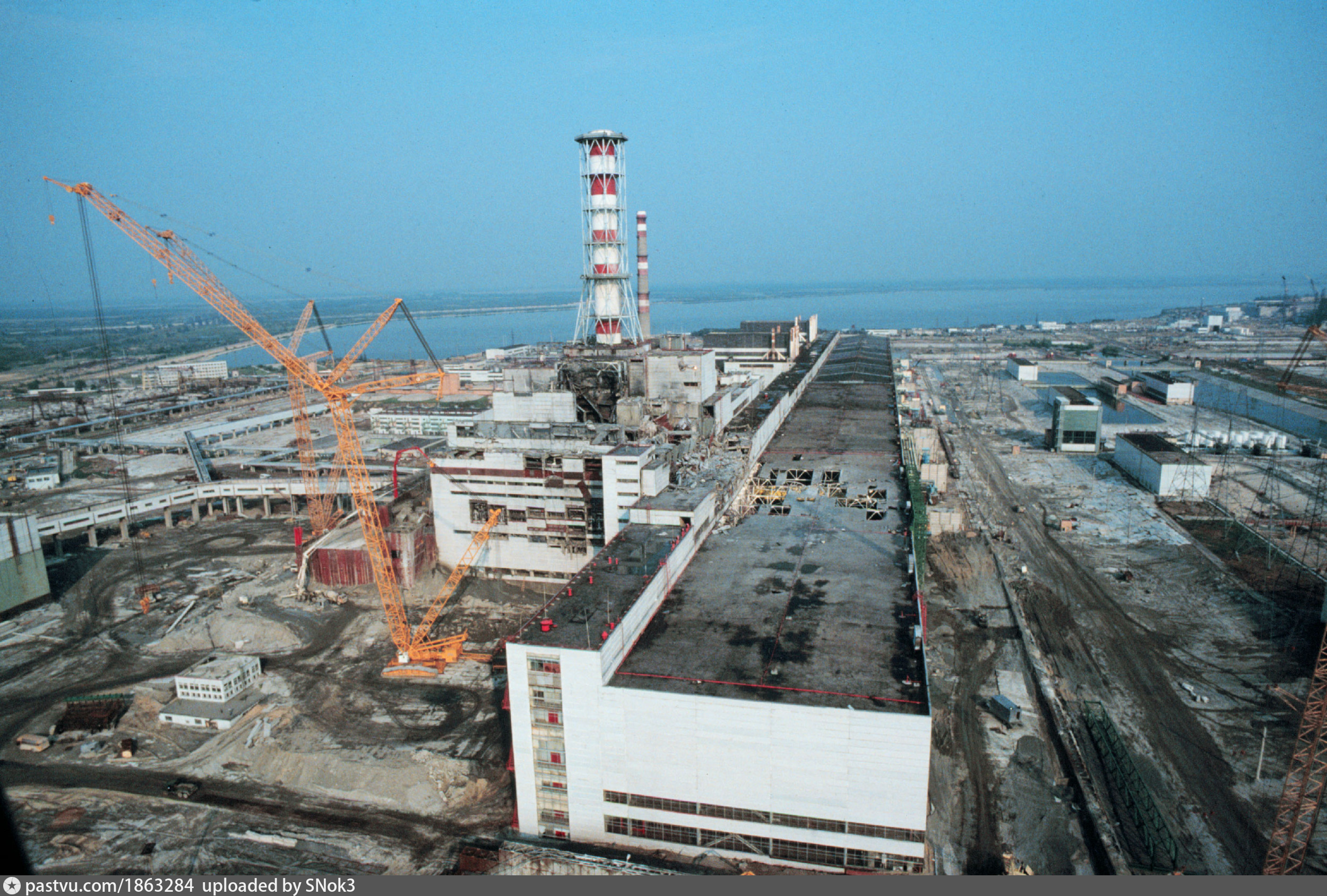 Взорвать атомную электростанцию. Чернобыльская АЭС 1986. АЭС Украины 1986. ЧАЭС реактор 1986. Станция ЧАЭС Чернобыль.