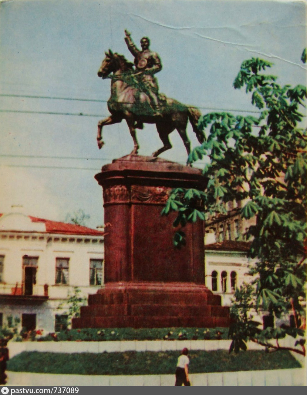 Памятник щорсу. Памятник Щорсу в Киеве. Памятник Николаю Щорсу (Киев). Памятник Щорсу бульвар Шевченко. Памятник Щорса на Украине.