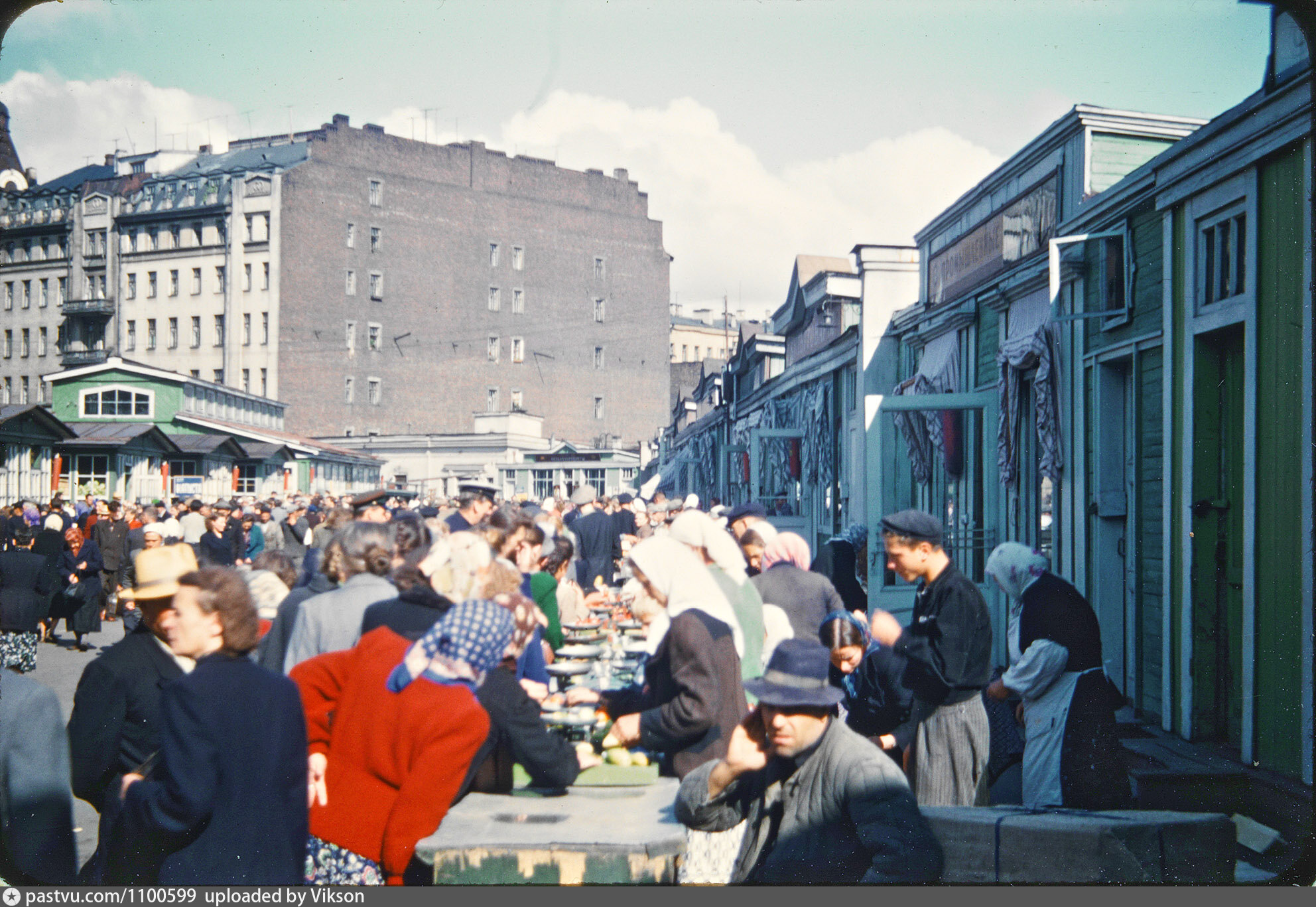 Раньше 90. Сенная площадь Санкт-Петербург 90-е. Сенной рынок в Санкт-Петербурге 90х. Сенной рынок в 90е. Сенная площадь 90е.