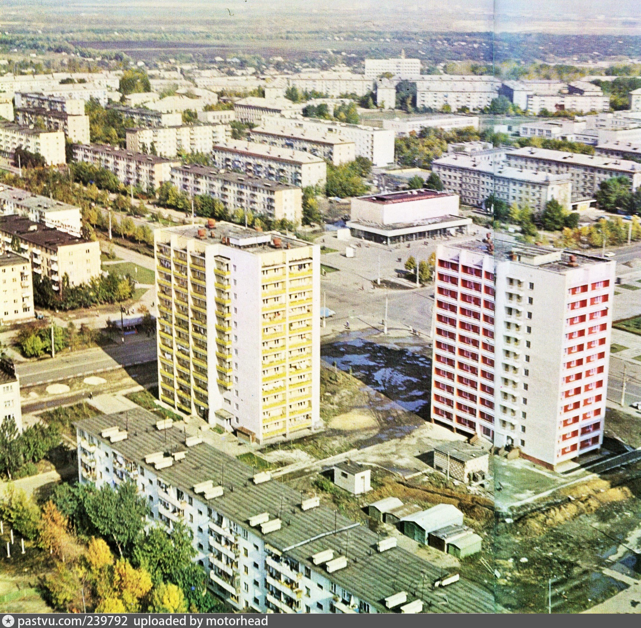 Фото ул космонавтов. 1966 Улица Космонавтов. Панорама 1980. Ульяновск улица Космонавтов. Панорама улицы Космонавтов.