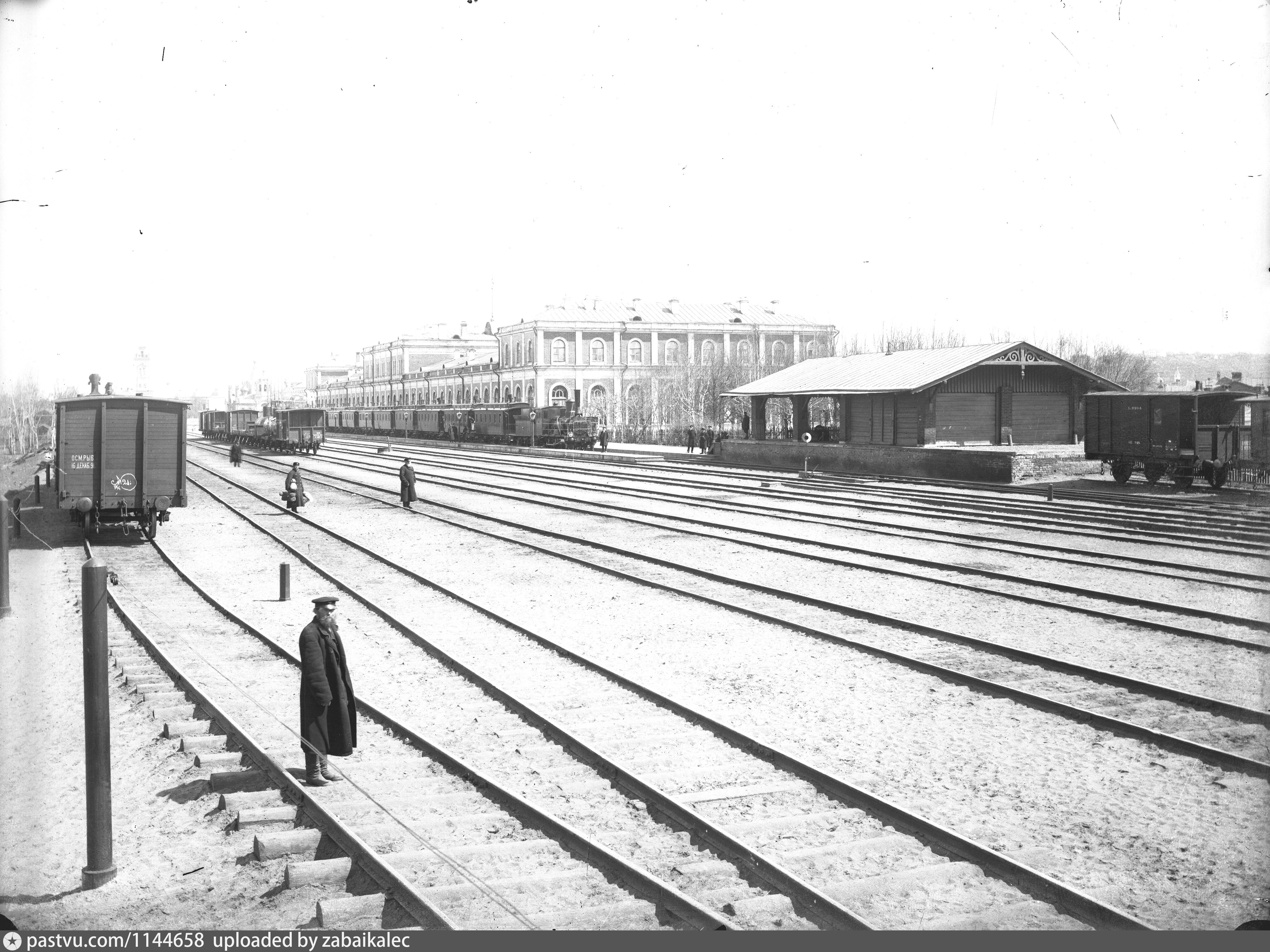 Московско нижегородская. Московско-Нижегородская железная дорога. Вокзал Московско-Нижегородской железной дороги. Московская Нижегородская железная дорога 19 век станции. Железная дорога на Московском вокзале Нижний Новгород.