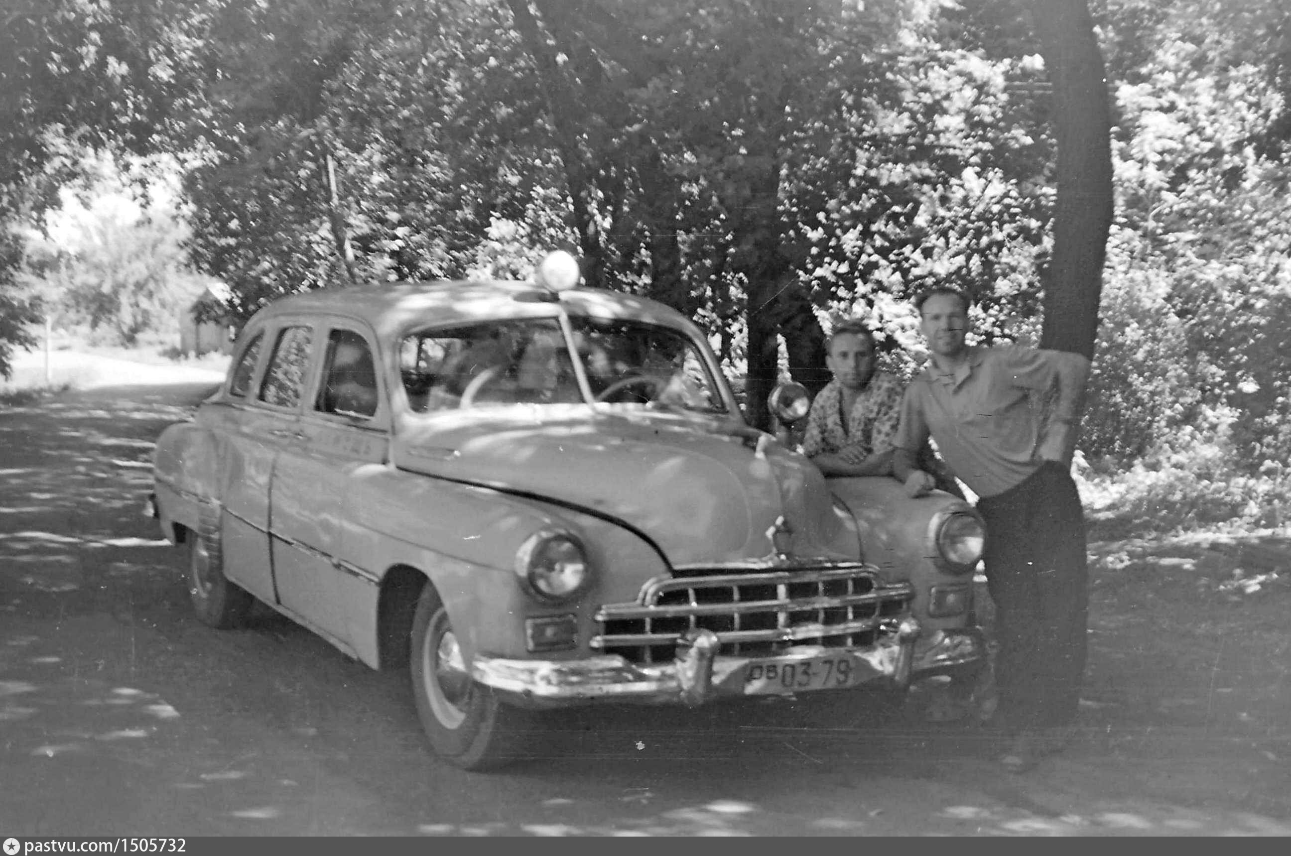Советская идет машина. Старые советские автомобили. Старые машины СССР. Советские машины 1950. Советские машины 60-х.