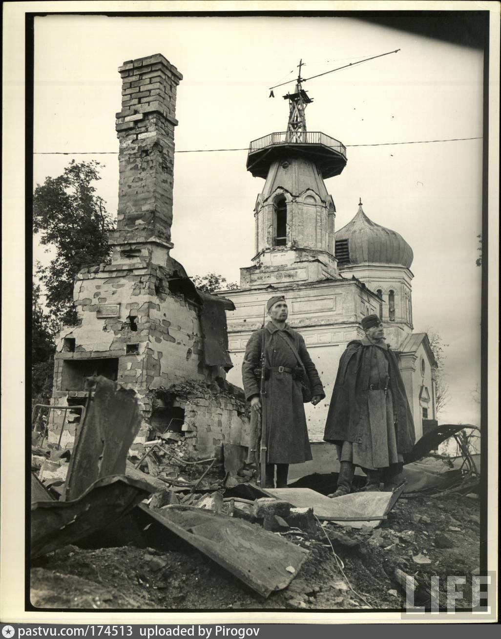 Разрушенные войной храмы. Ельня Воскресенская Церковь 1941. Ельня в годы Великой Отечественной войны 1941-1945. Ельня Церковь в Великую отечественную войну.