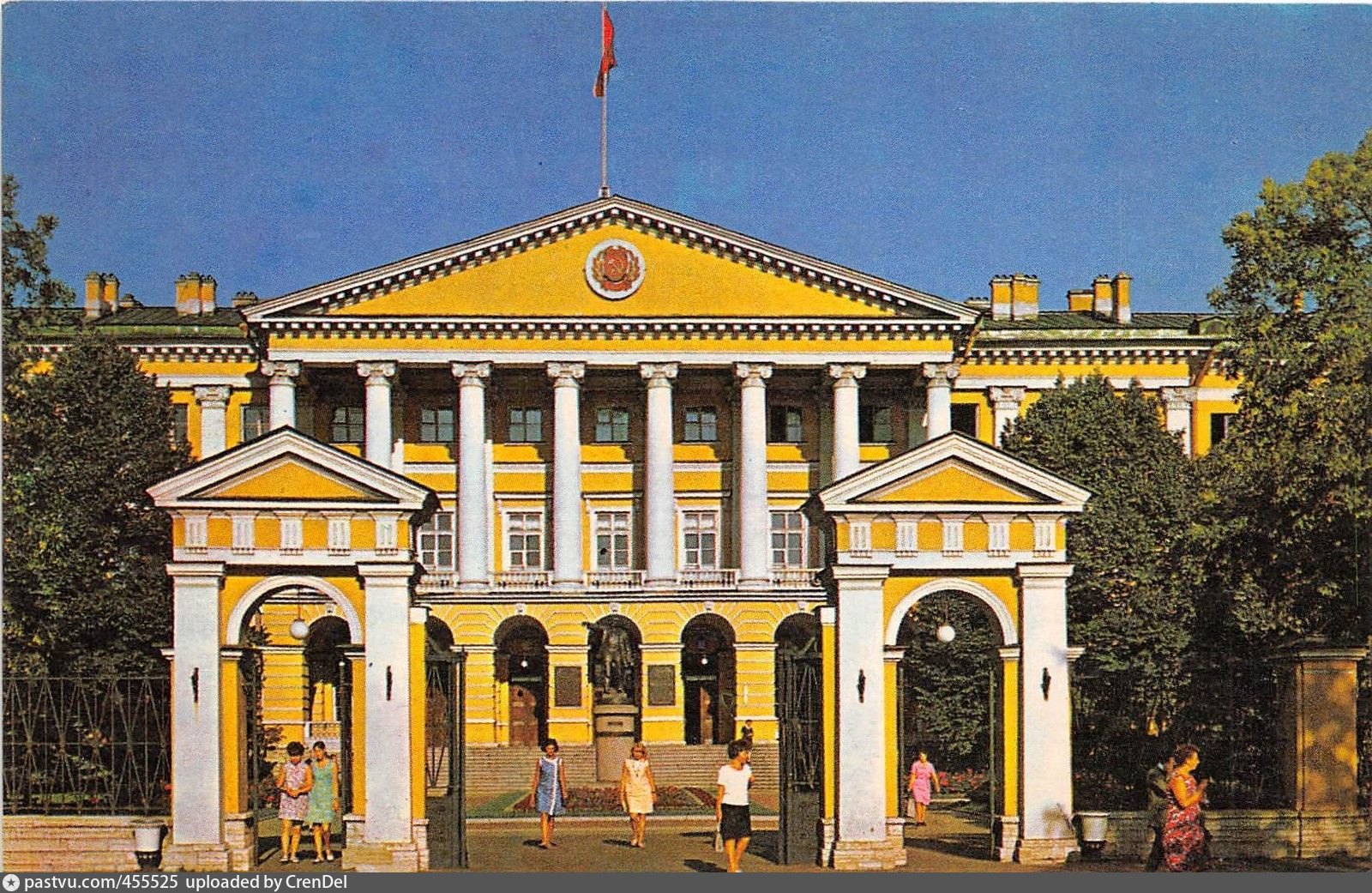смольный дворец петербурге