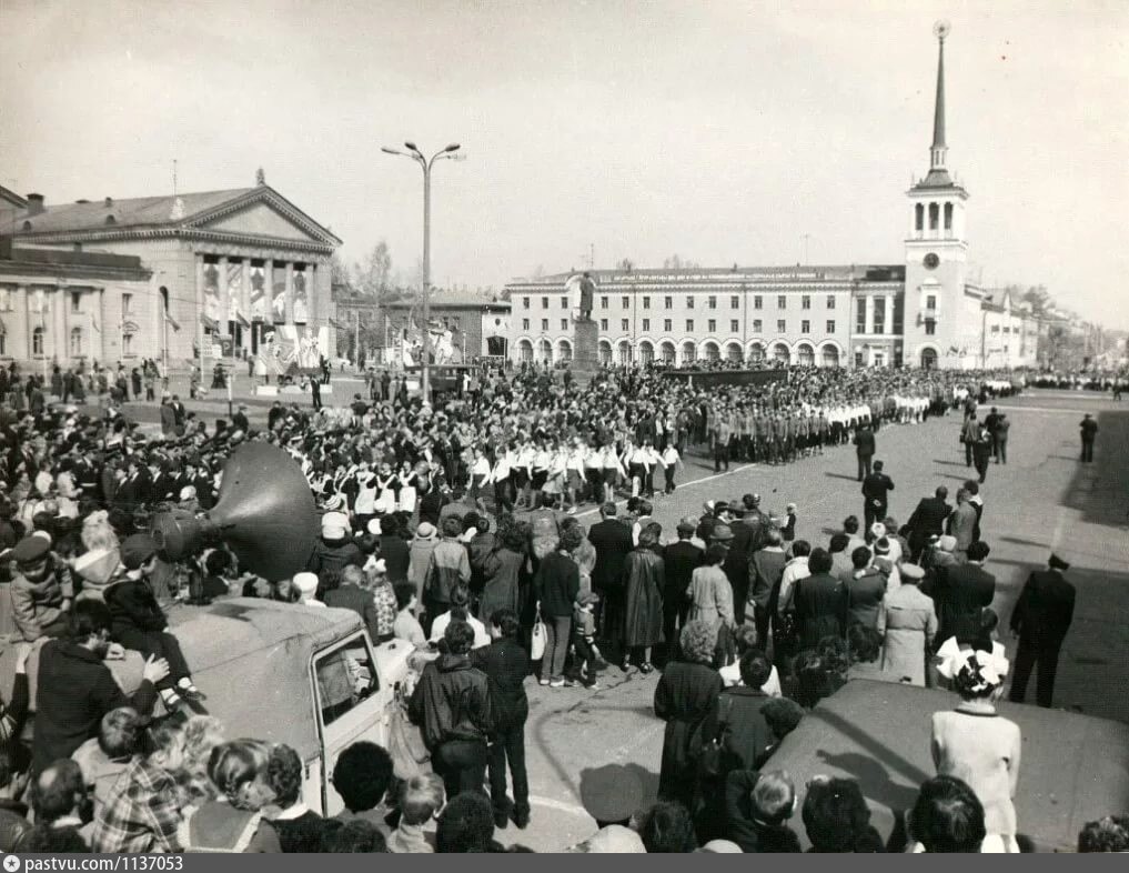 Лет ангарску. Ангарск в 1960 году. Ангарск старый город площадь Ленина. Площадь Ленина 1945 Ангарск. Ангарск 60-е.