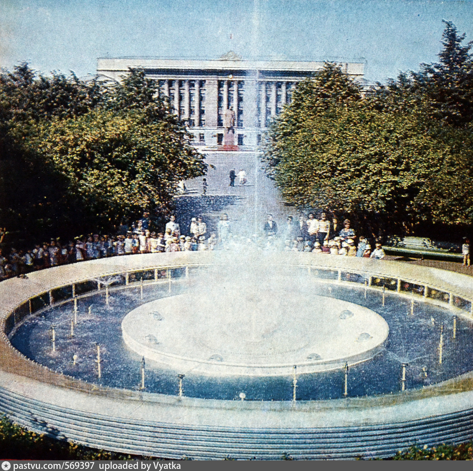 театральная площадь фонтан