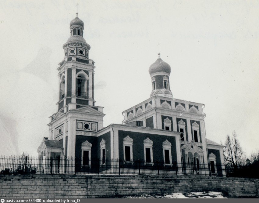 Церковь рождества пресвятой богородицы серпухов. Крестовоздвиженский храм Серпухов. Крестовоздвиженская Церковь (Серпухов). Церковь Успения Божией матери (Нахичевань-на-Дону).