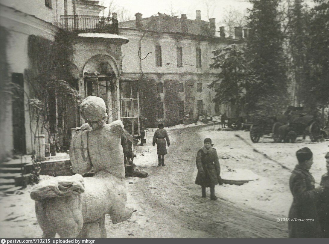 Павловский дворец после войны