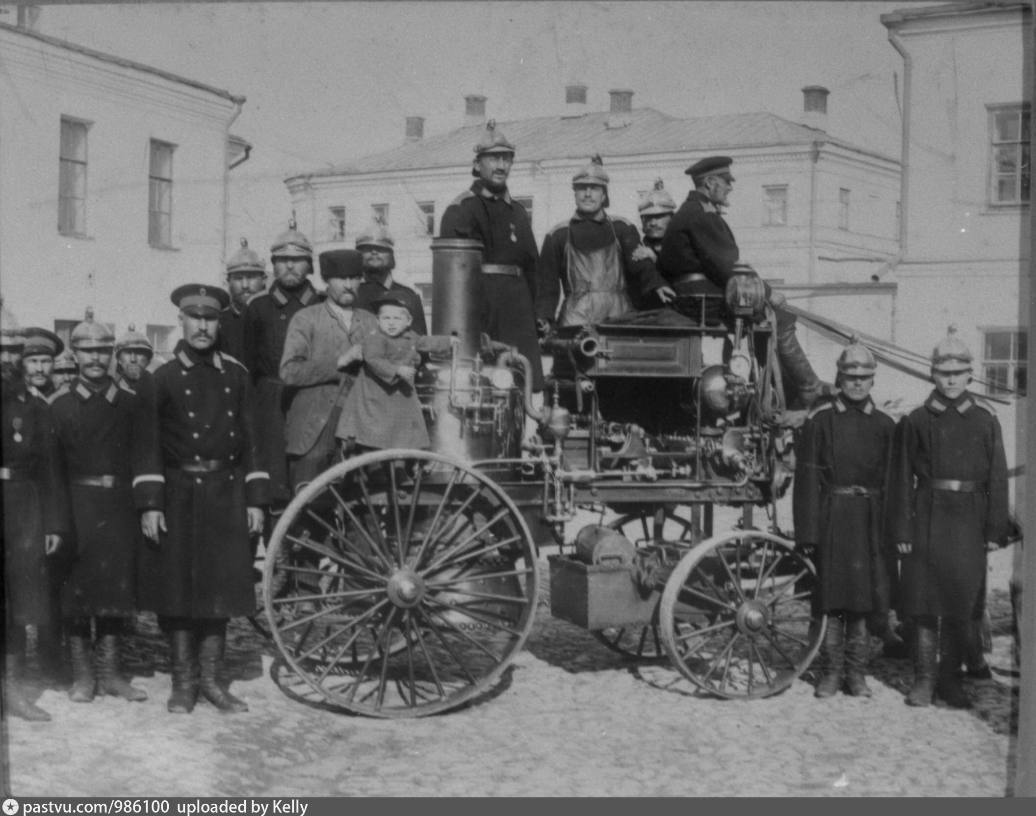 Первые пожарные. Пожарная команда Царская Россия 1907. Пожарная охрана Москвы, 1900 год. Пожарная охрана 1803 год. Пожарная охрана царской России.