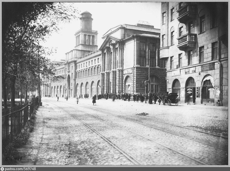 Почему петроградский. Санкт Петербург 1918. Санкт Петербург 1918 год. Кронверкский проспект до революции. Архитектура Петроградского района 19 века.