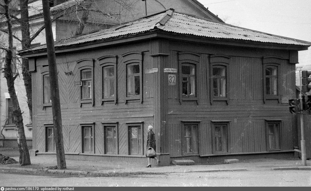 Архив домов. Улица Дзержинского Иркутск. Старая улица Дзержинского Иркутск. Тимирязева Карла Либкнехта Иркутск. Карла Либкнехта 43 Иркутск.