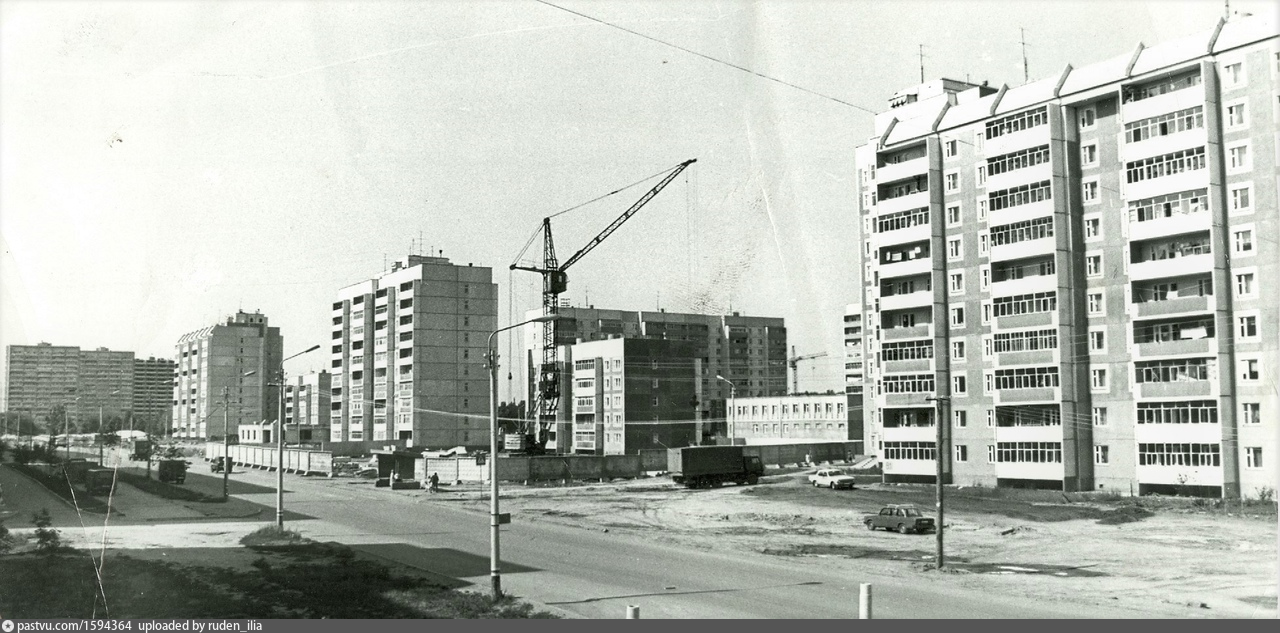 Запад 90. Дзержинск в 1990ые. Проспект Ульяновский фото 1985 год. Чистопольская в 1990 Казань. Улица Чкалова Оренбург 1980 год.