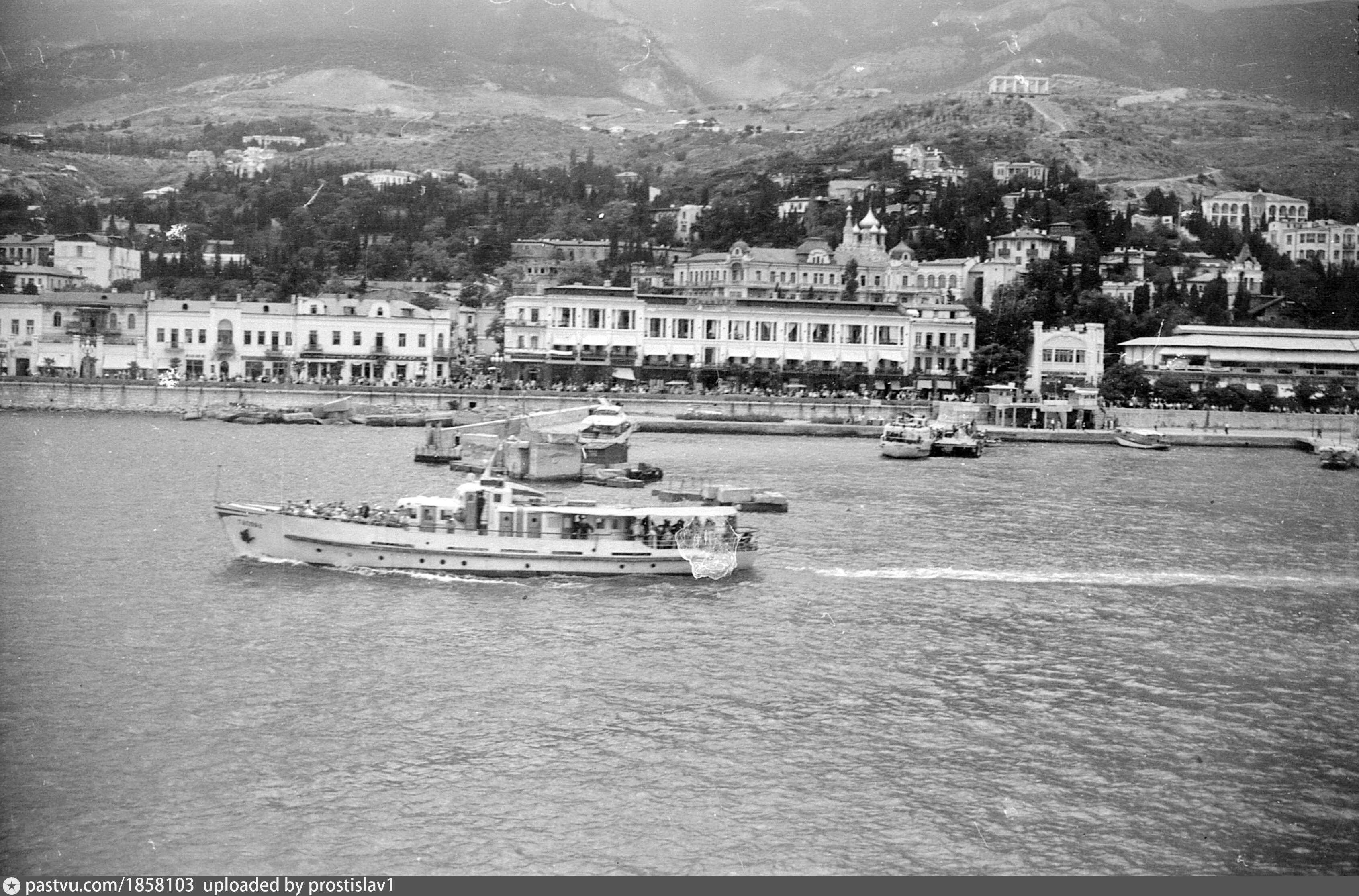 Набережная Ялты в1966годуореанда