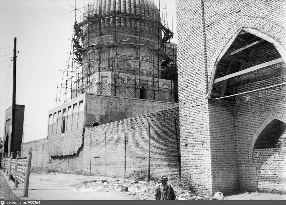 Южный фасад мечети Биби-Ханым