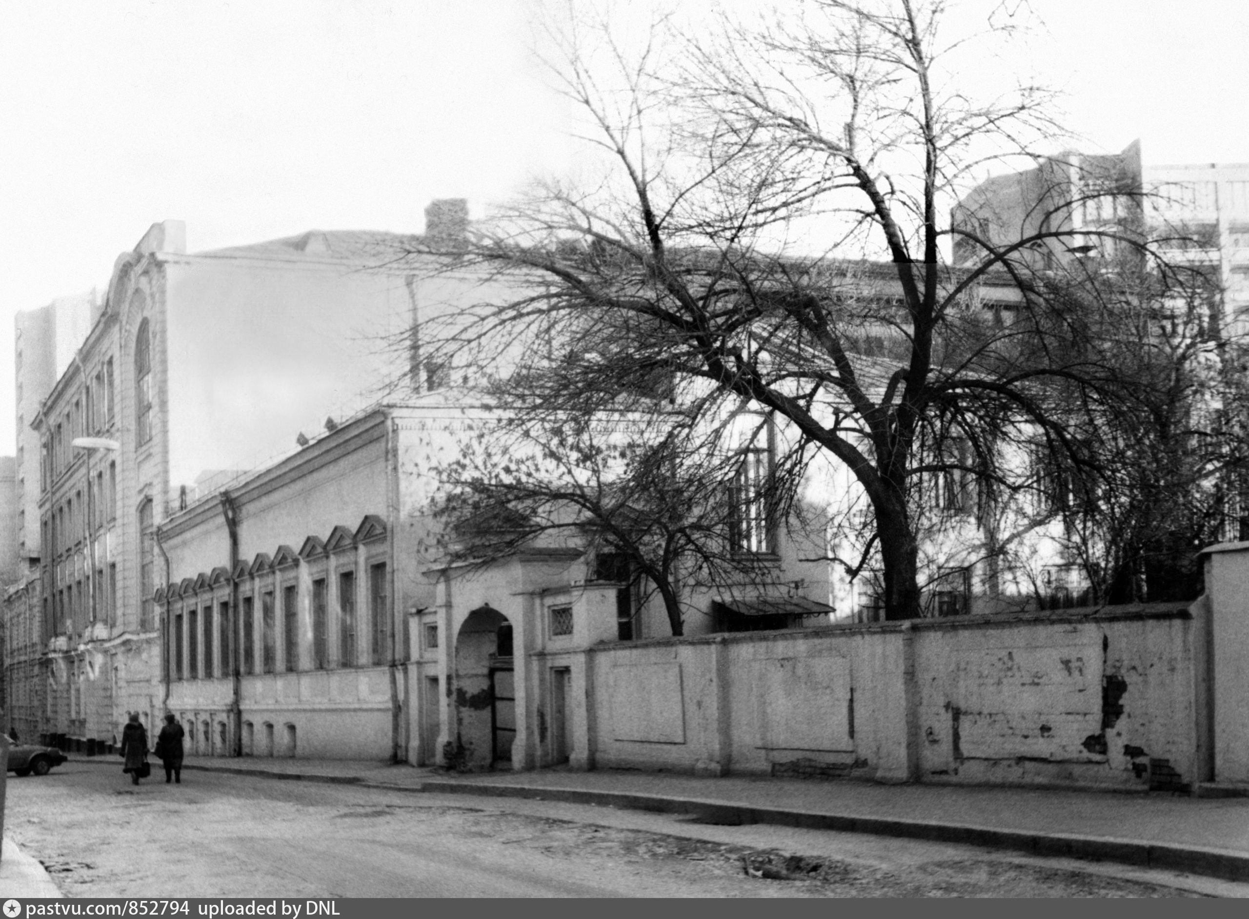 староконюшенный переулок москва