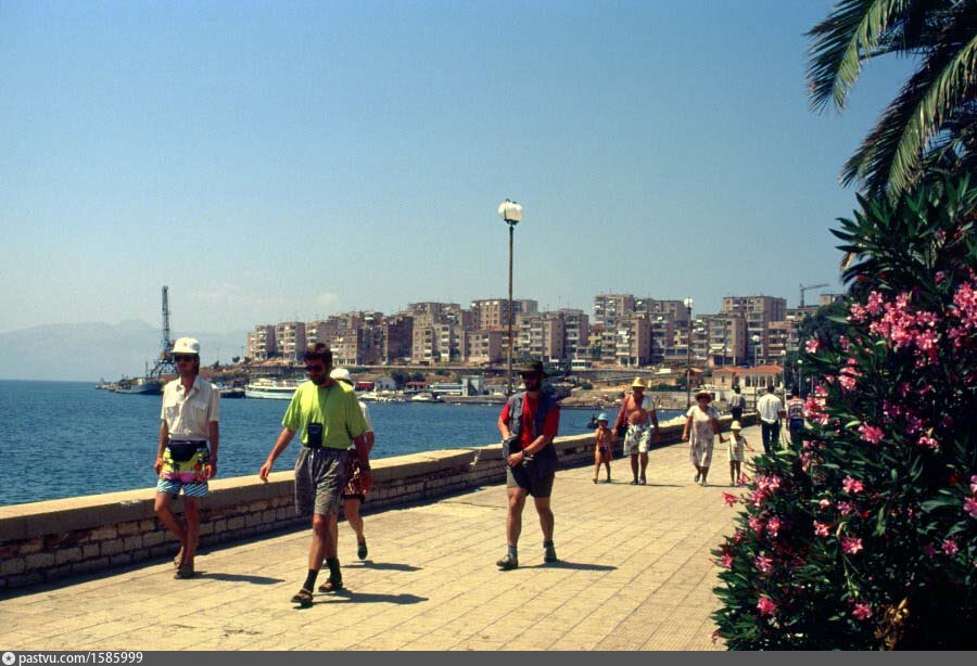 Bulevardi Hasan Tahsini