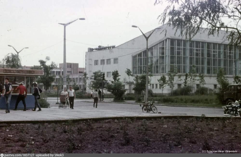 Лазурное советское. Бассейн Лазурный Припять 1985. Бассейн Лазурный Припять 1986. Бассейн Лазурный Припять. Бассейн Лазурный Чернобыль до аварии.