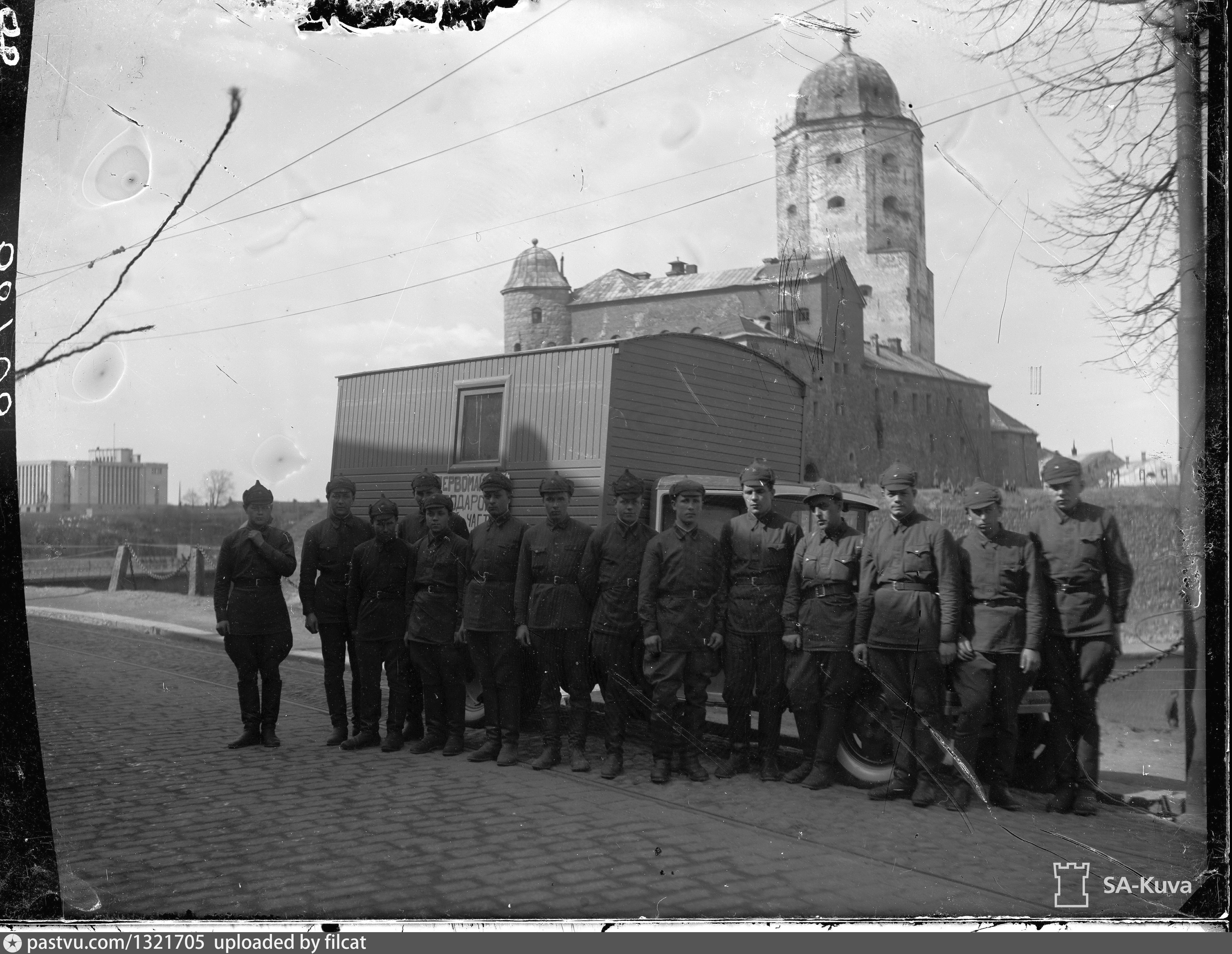 На фото советские солдаты на нем выборге. Выборг 1941-1945. Выборг 1944. Выборг 1945. Освобождение Выборга в 1944 году.