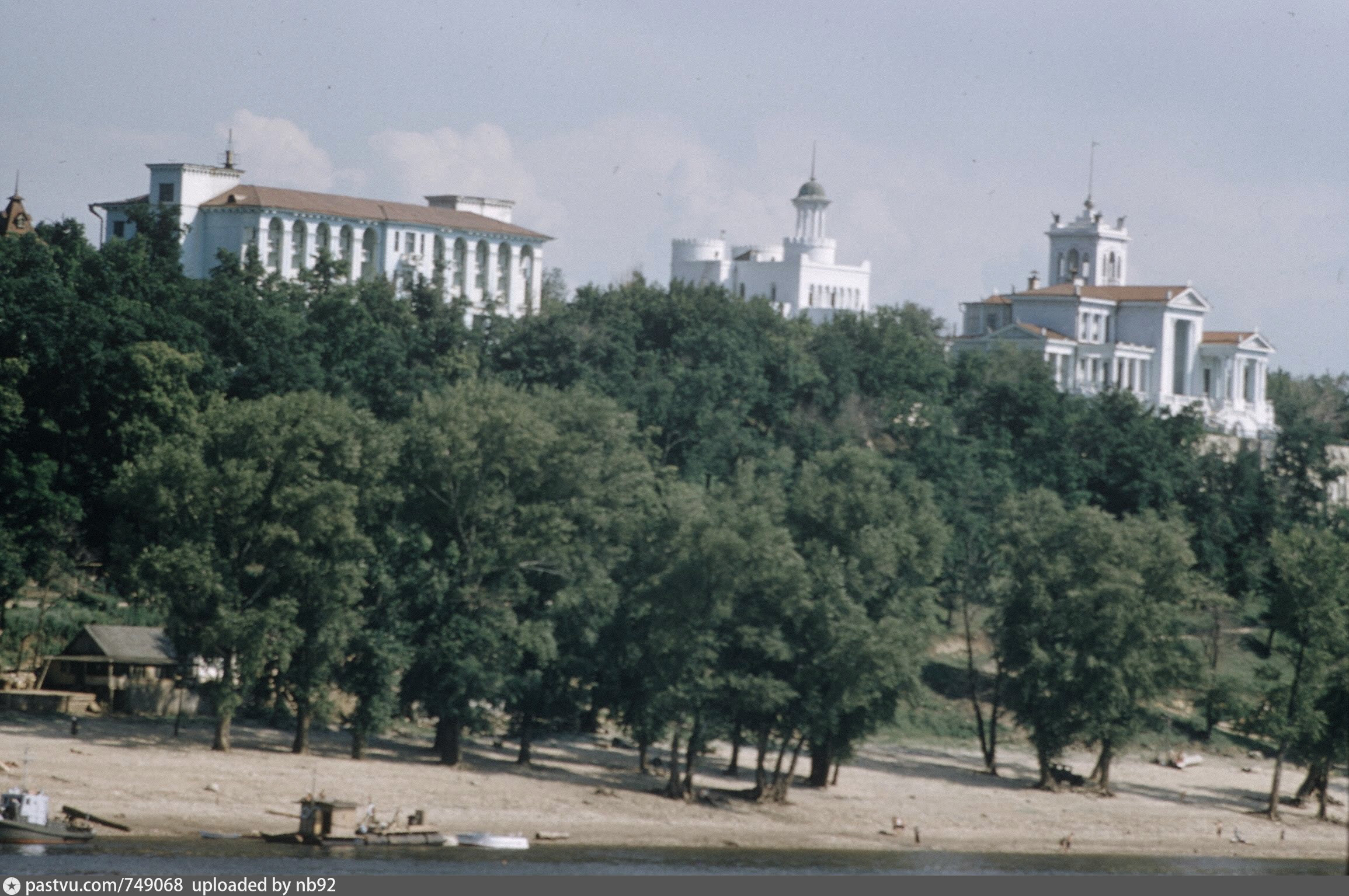 Самара куйбышев самара фото. Куйбышев санаторий Чкалова. Самара санаторий Чкалова с Волги. Куйбышев санаторий Чкалова памятник Ленину. Куйбышев на Волге.