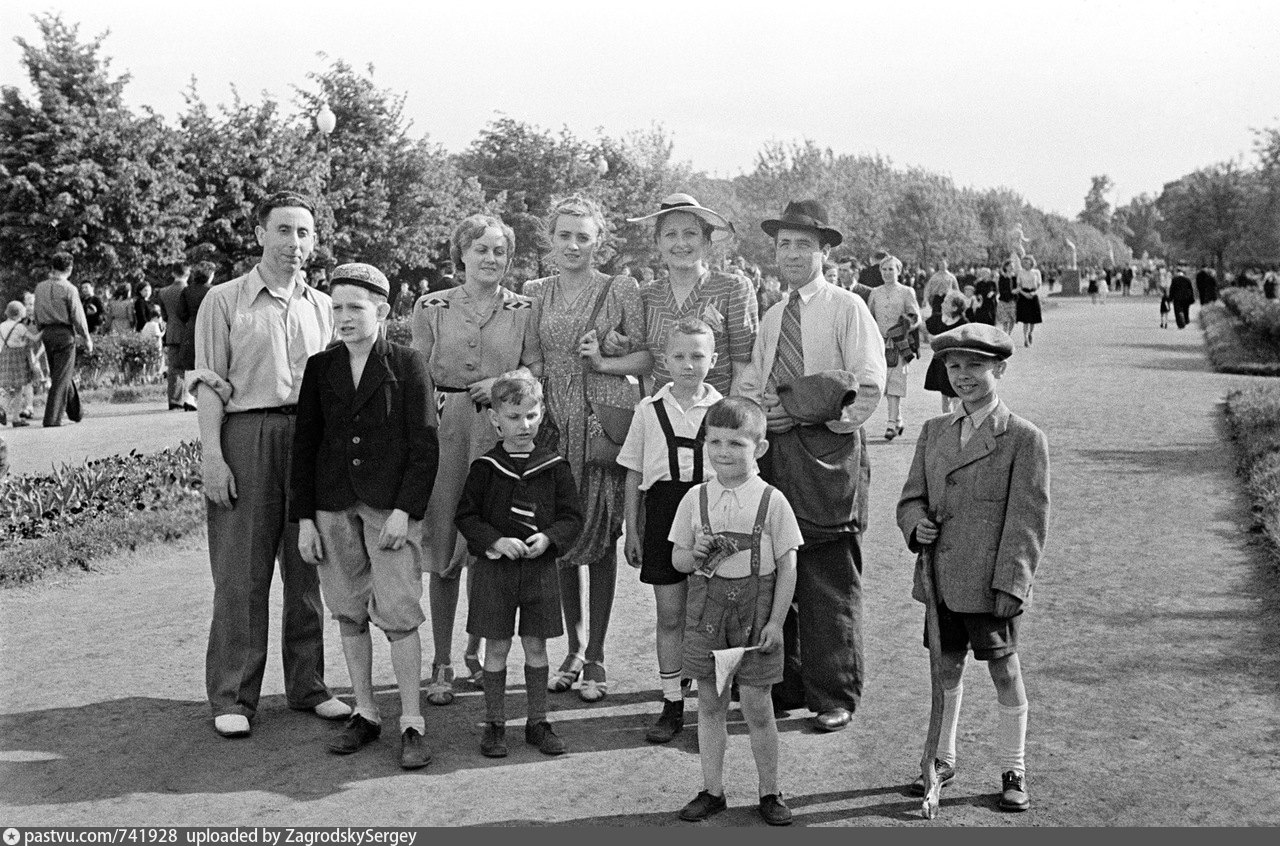 1950 гг. Семён Фридлянд фотоархив. Семён Фридлянд парк Горького. Парк Горького 1941. СССР 1940 год.