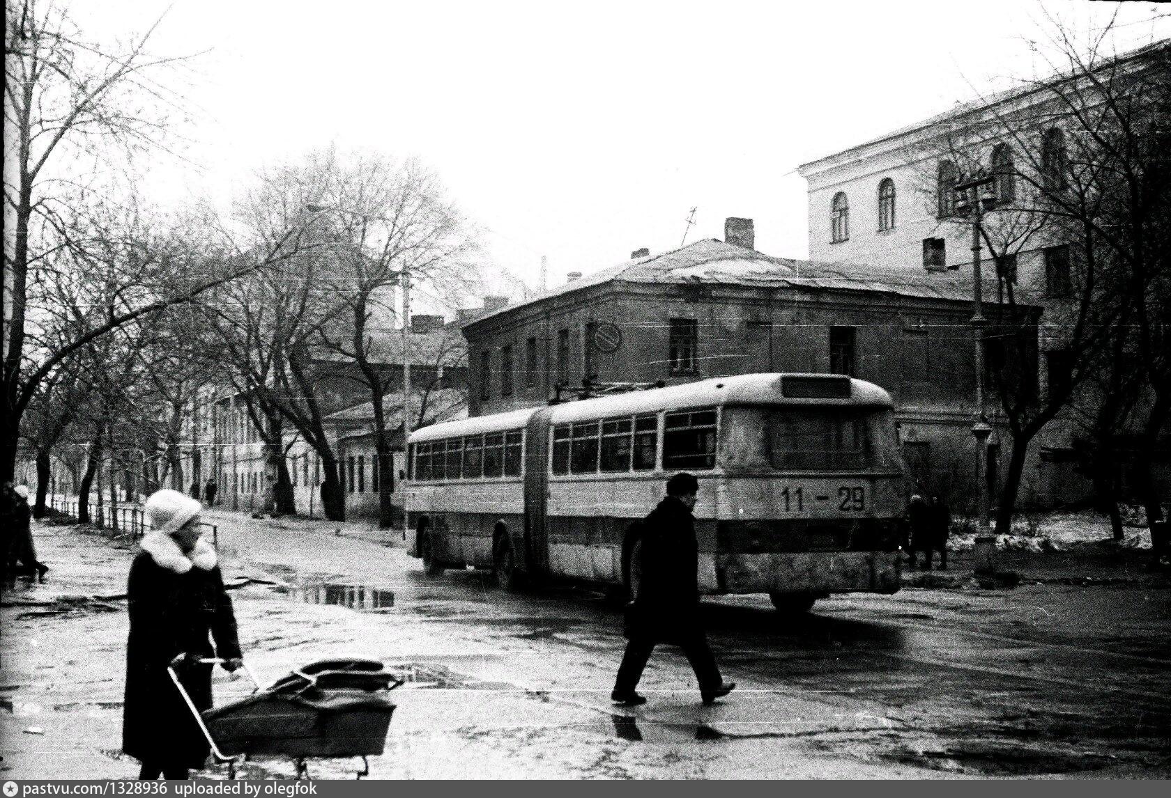 Пежо на энгельса