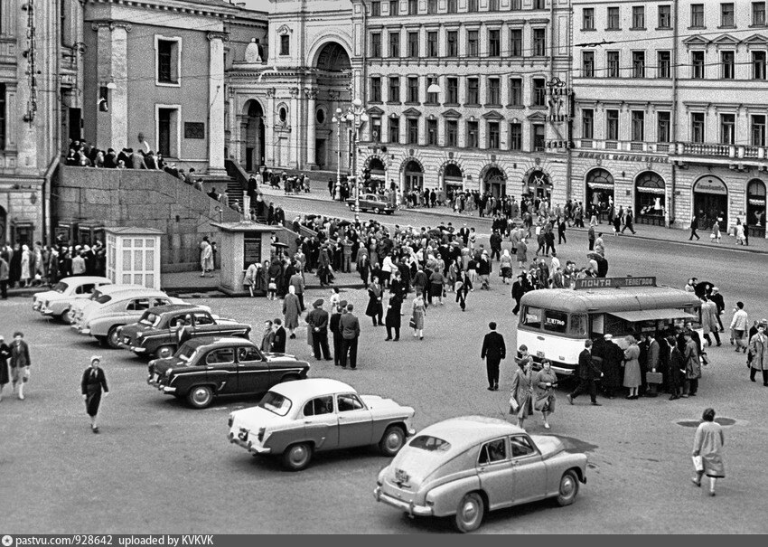 Фото 1962 года. Невский проспект Ленинград 1962. Москва 1962. Гостиный двор 1980. Ленинград Думская улица.