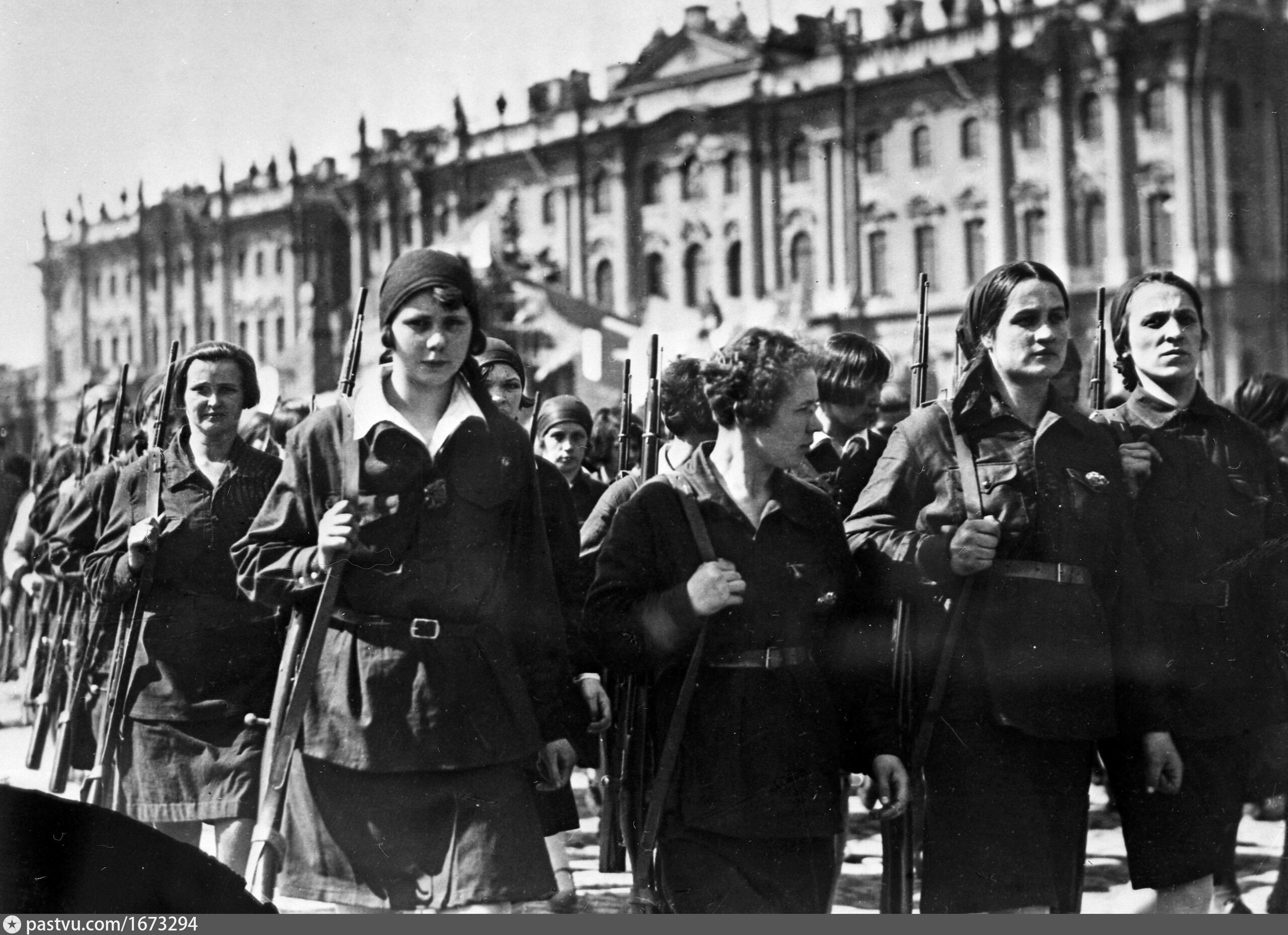 Народное ополчение под москвой. Ополчение Ленинграда 1941. Народное ополчение СССР. Добровольцы в народное ополчение Ленинграда. Добровольцы Великой Отечественной войны 1941-1945.