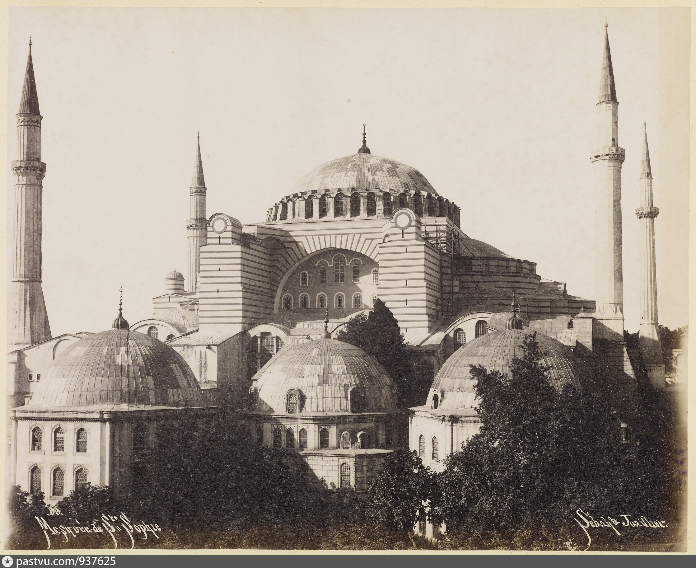 Храм св Софии в Константинополе 532-537