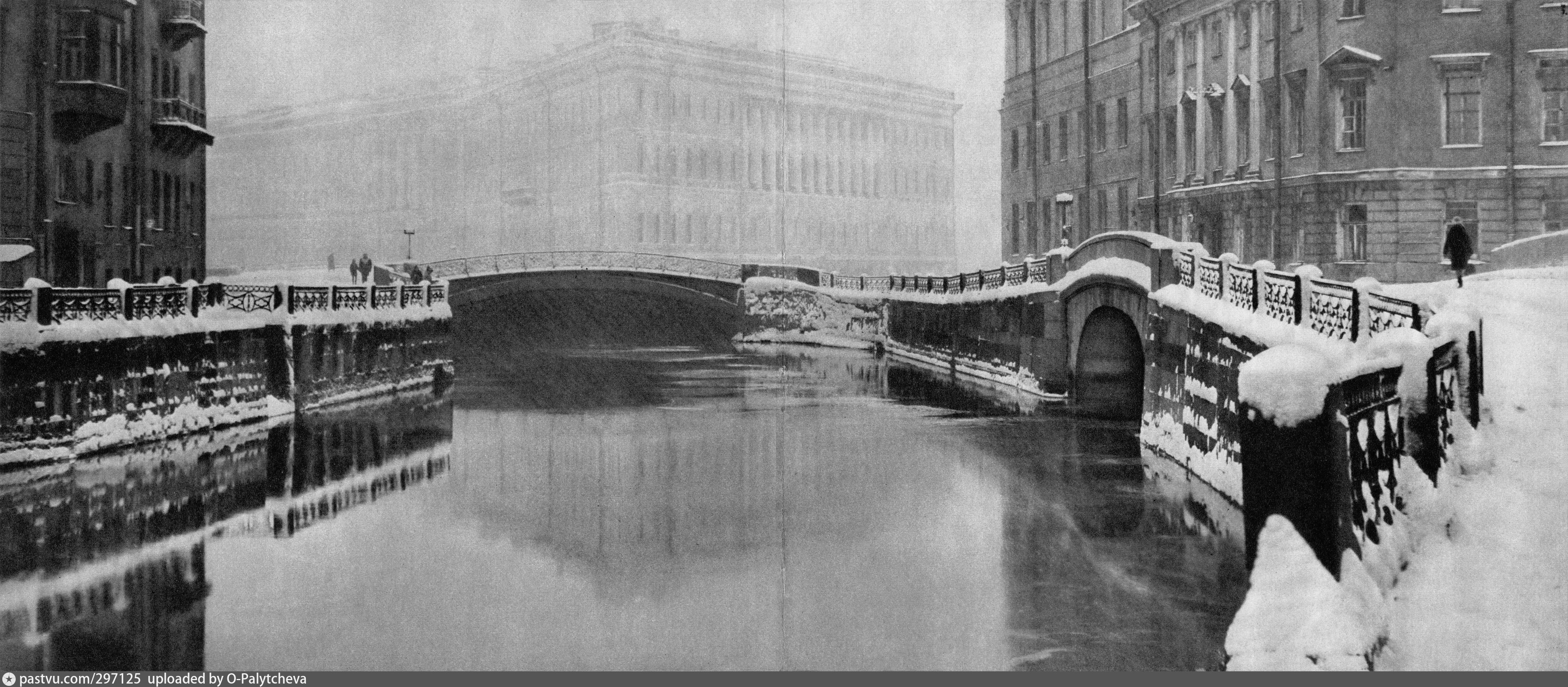Певческий мост в Санкт-Петербурге зимой
