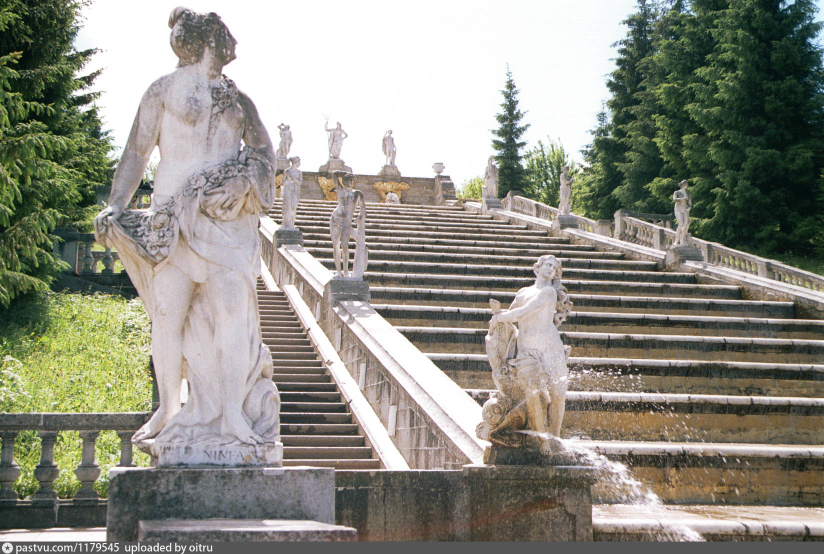 Каскад золотая гора в петергофе фото