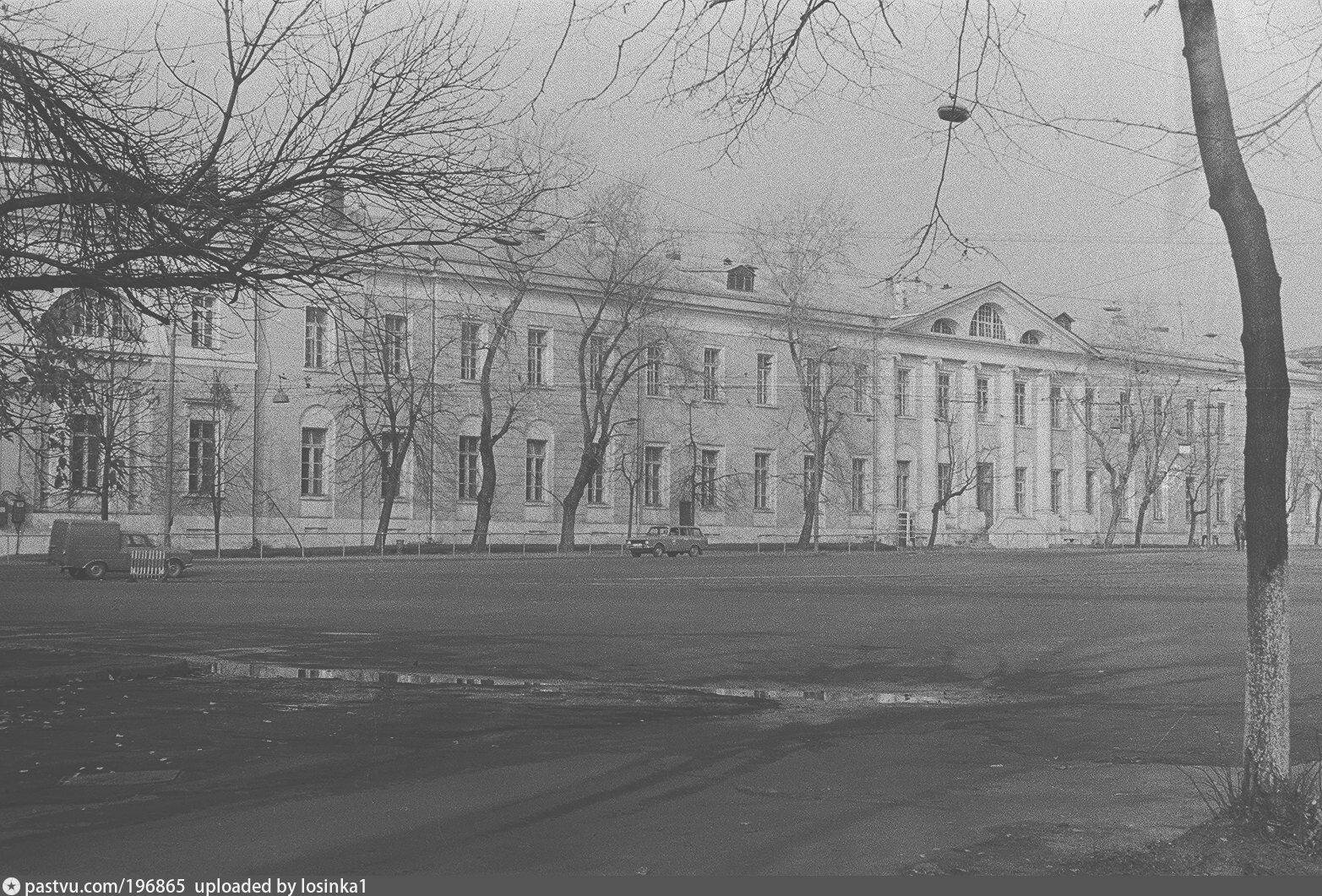 Госпитальная улица. Госпитальная площадь Москва. Лефортово. Госпитальный сквер. Первый военный госпиталь в Москве Госпитальный вал.