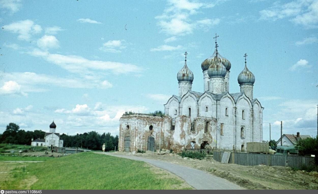 Церковь бориса и глеба новгород. Церковь Бориса и Глеба в Плотниках Великий Новгород. Церковь Бориса и Глеба в Плотниках (1536г). Домонгольские храмы Псковской области.