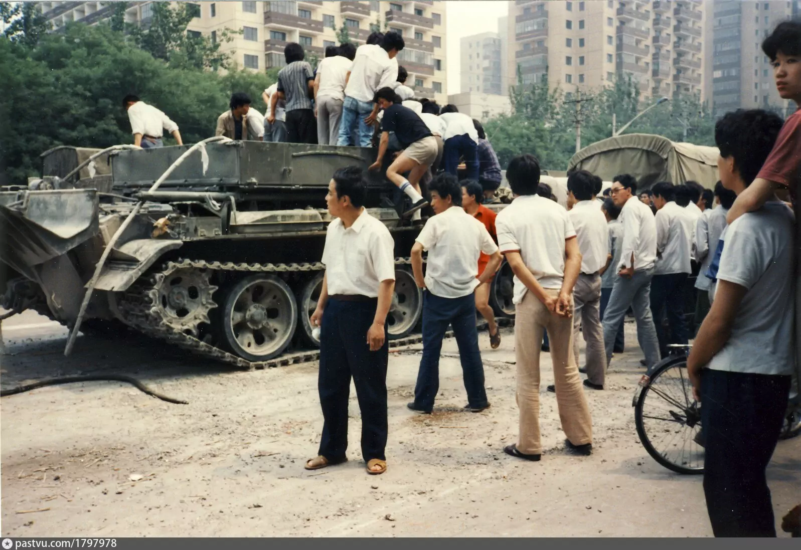 События в китае. Китай площадь Тяньаньмэнь 1989. Площадь Тянь Ань Мынь 1989. Тяньаньмэнь 1989 Горбачев.