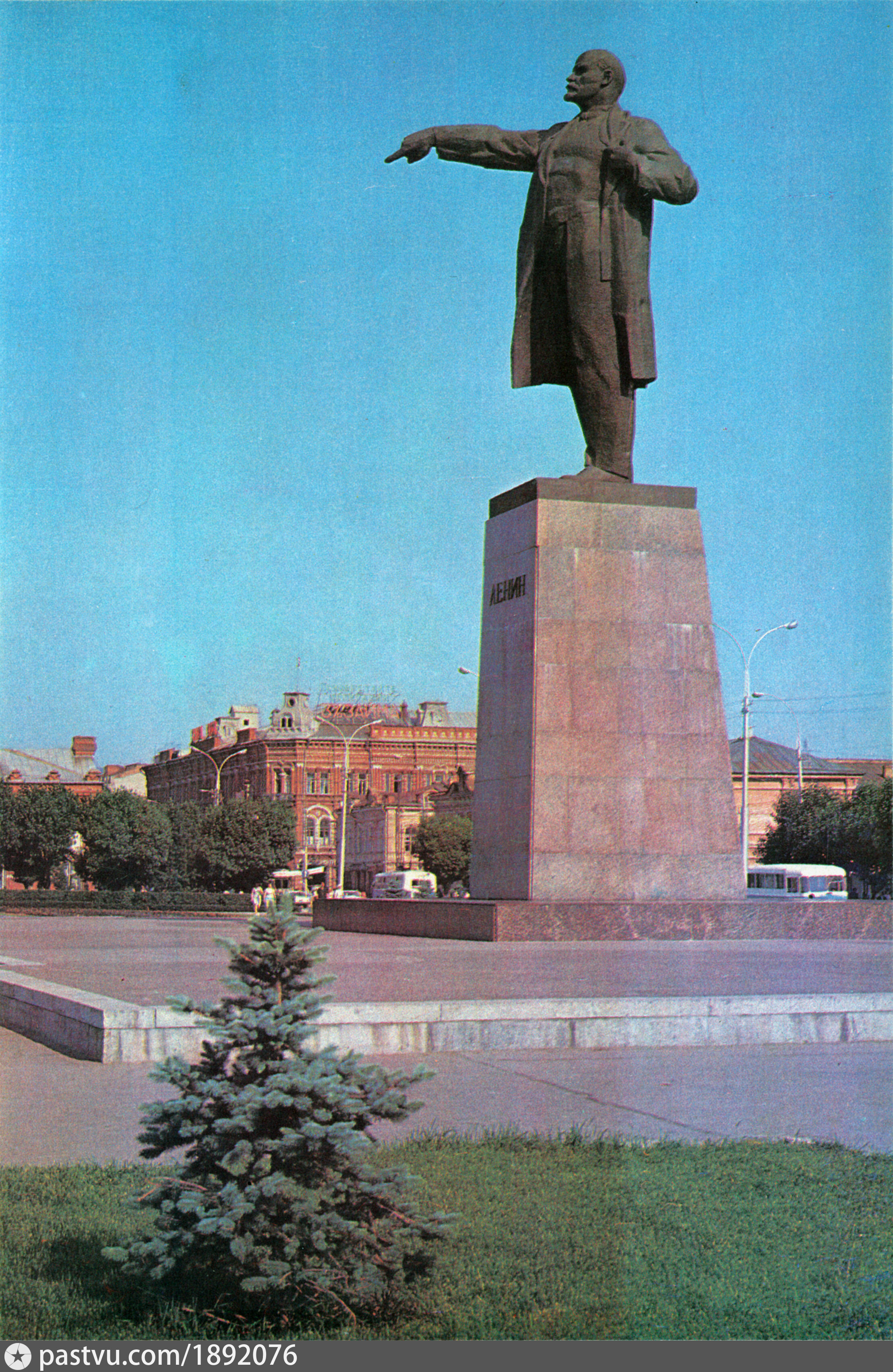 памятник ленину челябинск площадь революции