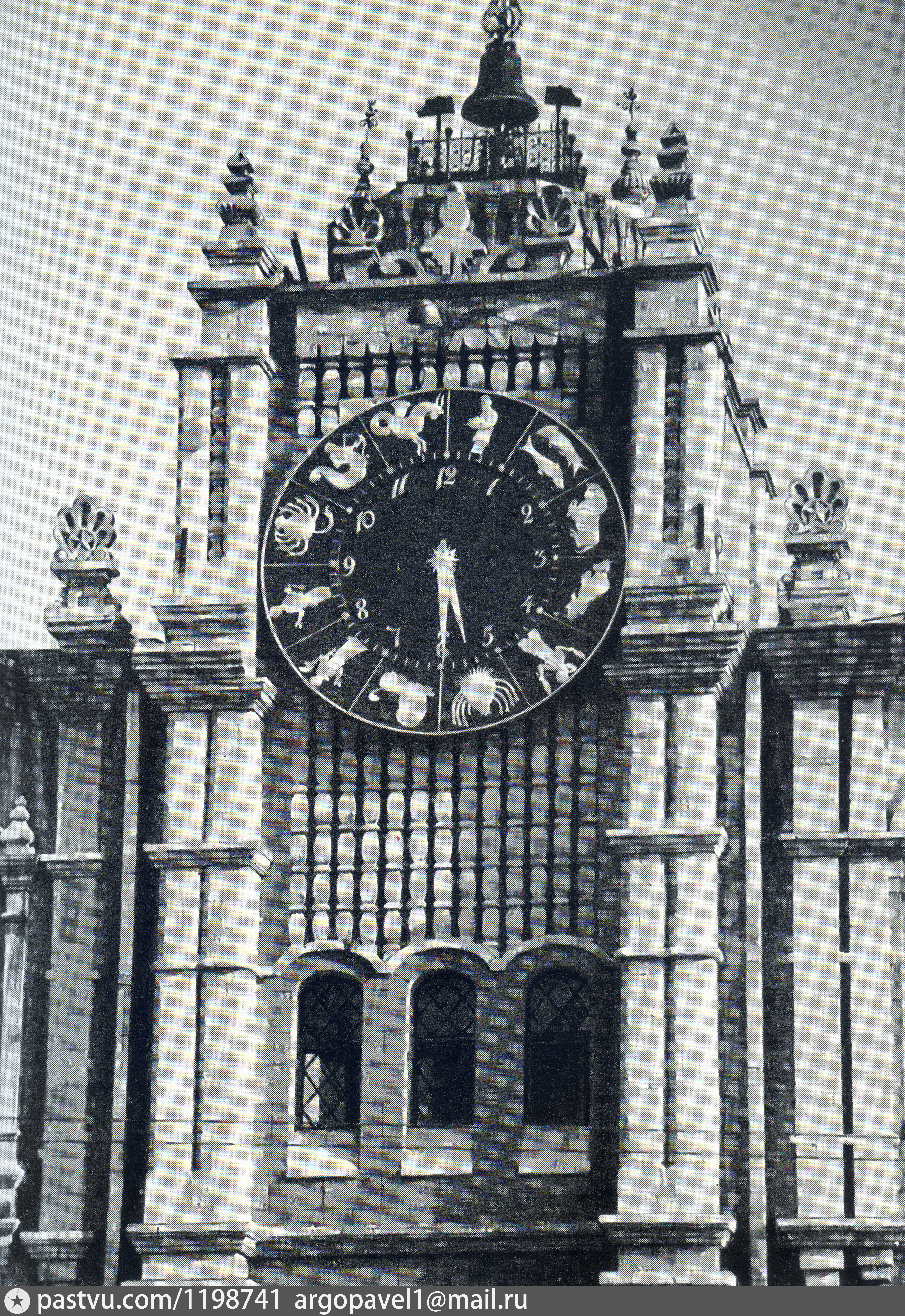 часы на казанском вокзале