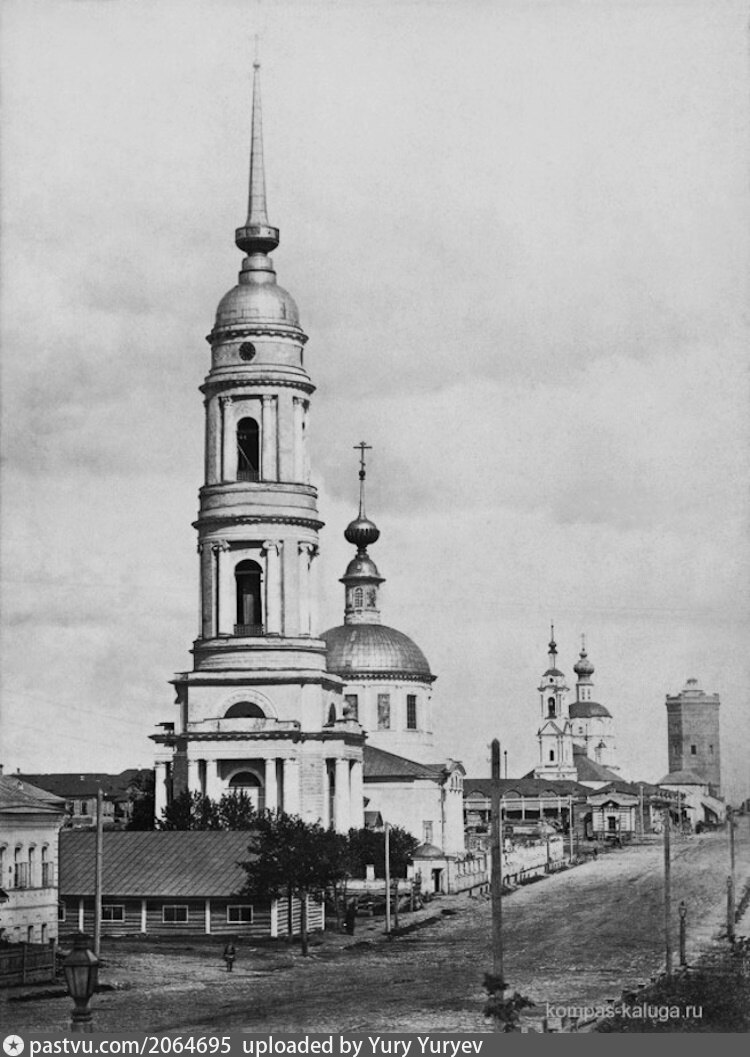 Колокольня собора святой троицы калуга. Храм в честь святых жен-мироносиц калуга. Калуга улица кирова 21 церковь жён-мироносиц. Жен мироносиц калуга. Колокольня в калуге.