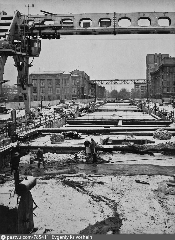 Как строили метро фото Строительство станции метро "Площадь Ленина"