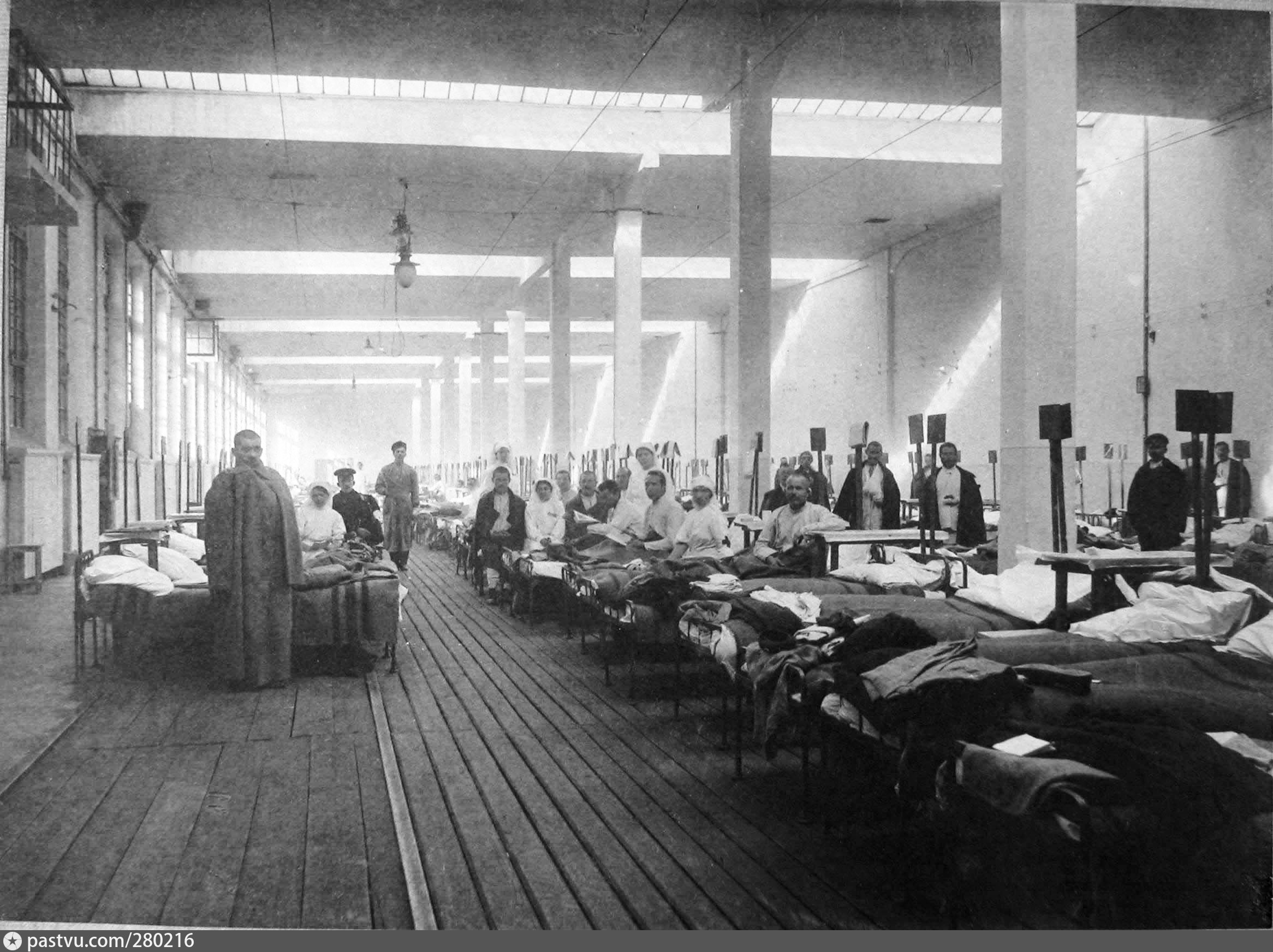 Московский лазарет. Палата 1914 году госпиталь. Раненый солдат в госпитале.