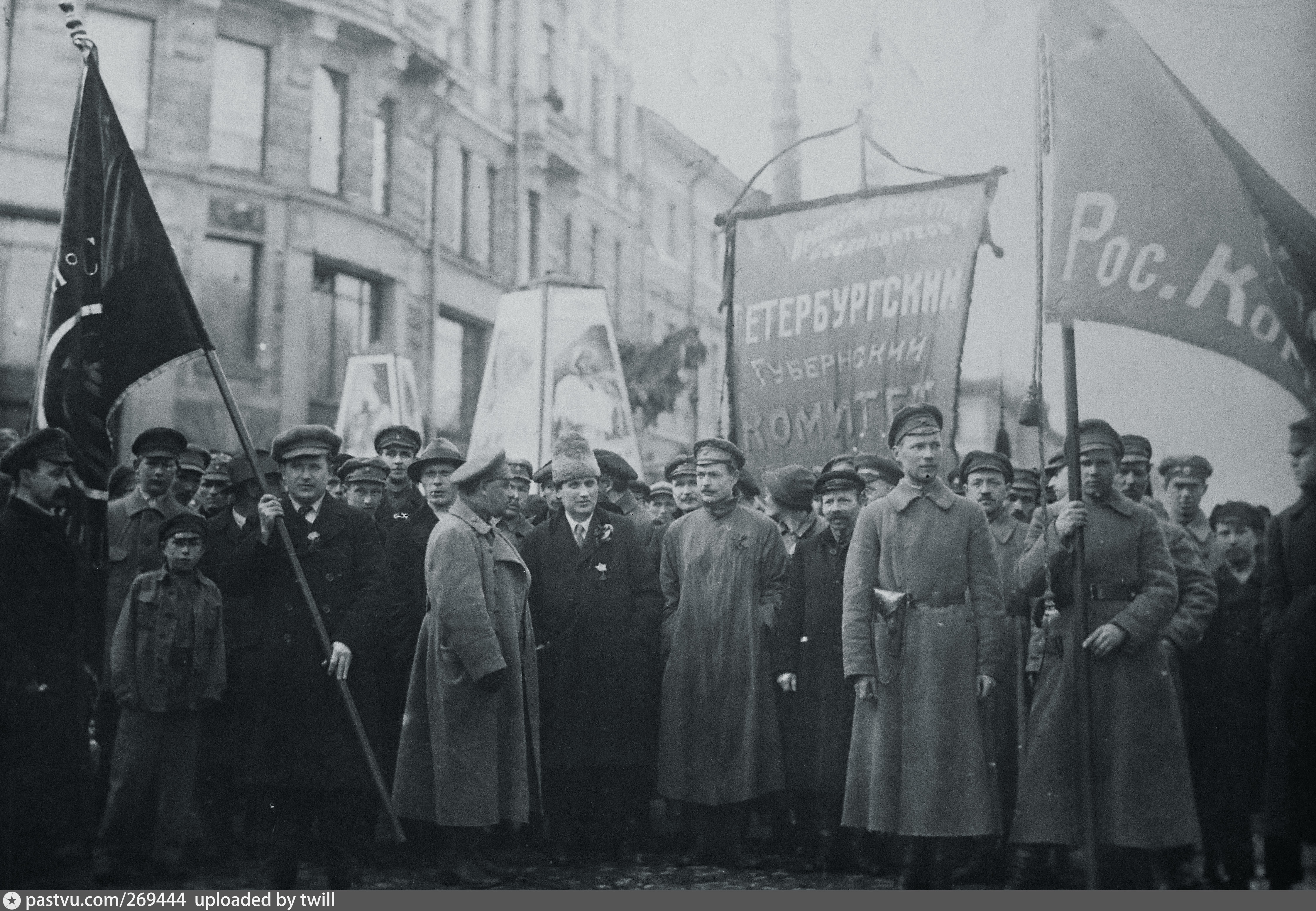 Канал 1920 года. Петроград 1920 год фото. Продотряды год 1918 Петроград. 1 Мая 1917 года в Петрограде.